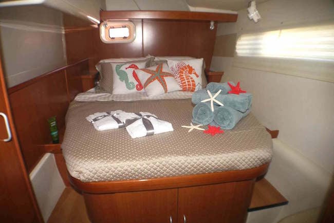Image of a bedroom aboard the Starfish - USVI Catamaran Charter Special