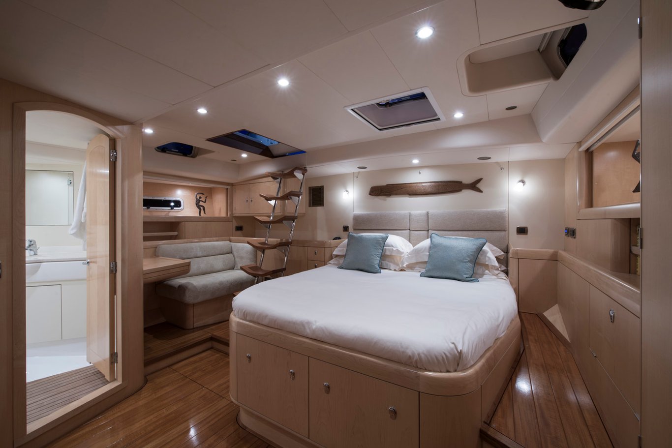 New England Sailboat charter yacht Dama de Noche master cabin