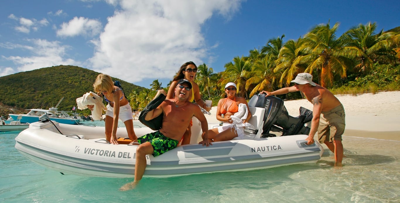 Crewed Catamaran Charter - How To Choose For Your Next Luxury Yacht