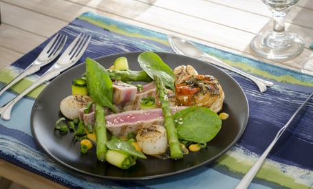 seared tuna salad