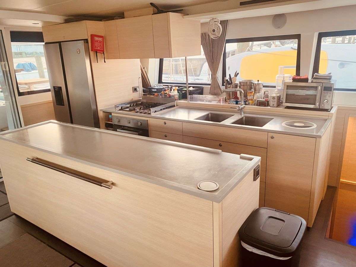 Catamaran Yacht 'DREAM BEAUTY', 10 PAX, 2 Crew, 62.00 Ft, 18.00 Meters, Built 2019, Lagoon