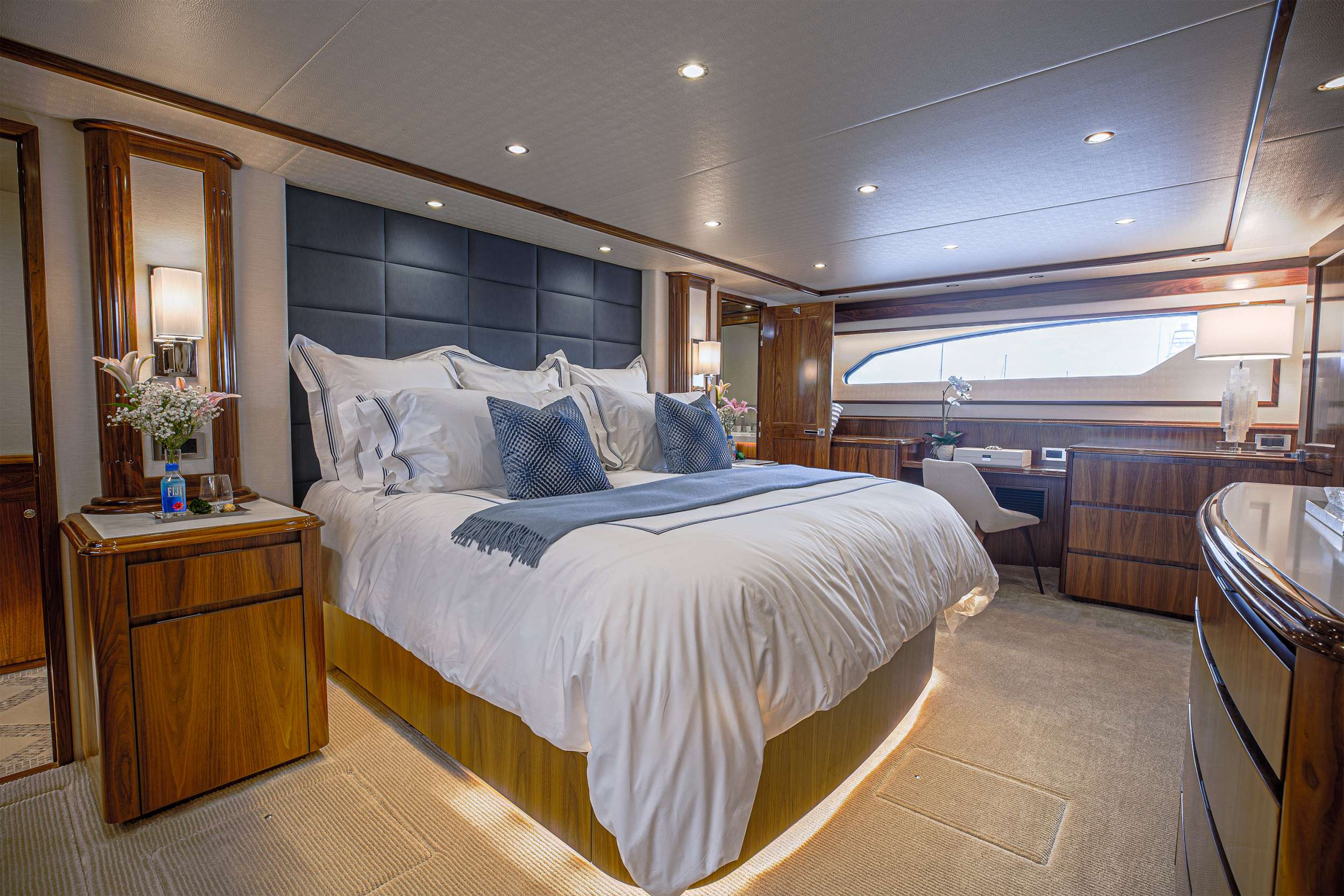 Motor Yacht 'SPECULATOR 92' Master King Stateroom, 6 PAX, 3 Crew, 92.00 Ft, 28.00 Meters, Built 2017, Viking, U.S.A, Refit Year 2020