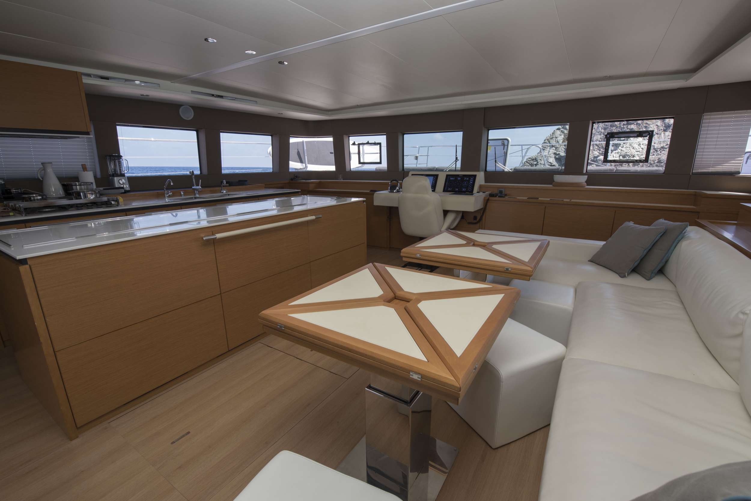 Catamaran Yacht 'LA FREGATE', 8 PAX, 2 Crew, 63.00 Ft, 19.00 Meters, Built 2017, Lagoon, Refit Year 2021