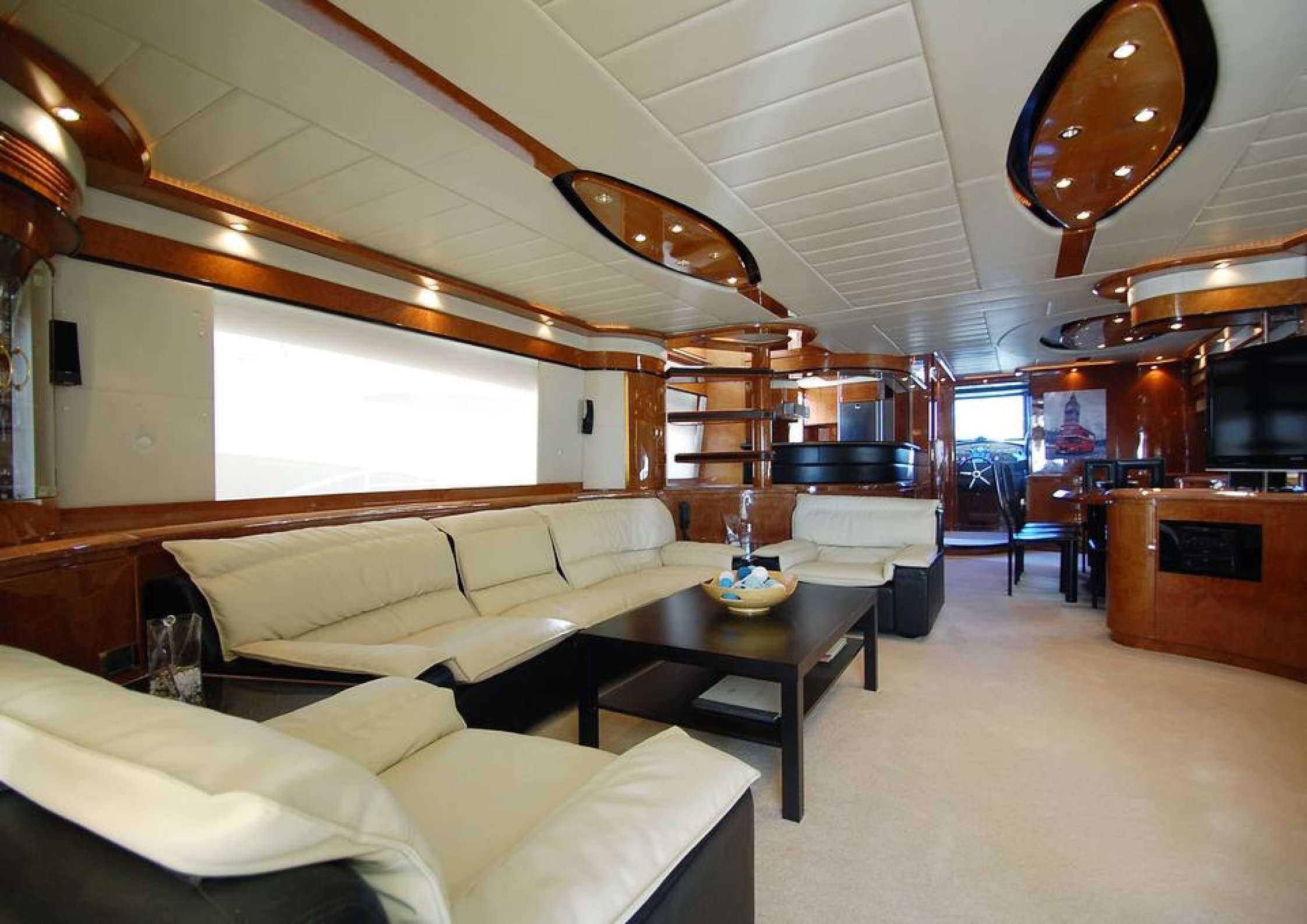 Motor Yacht 'LEIGH', 8 PAX, 89.00 Ft, 27.00 Meters, Built 1996, Mochi, Refit Year 2009