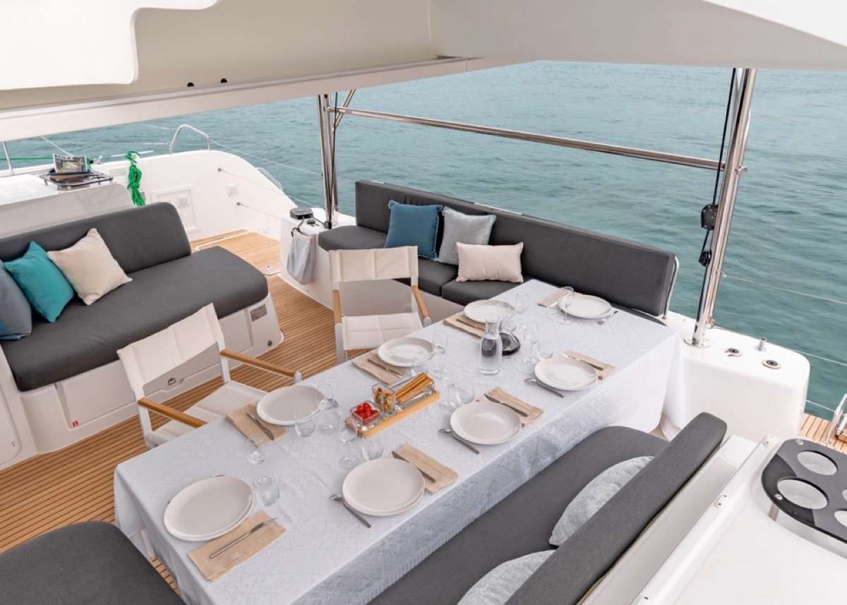 Catamaran Yacht 'GOOD MOOD', 4 PAX, 2 Crew, 46.00 Ft, 14.00 Meters, Built 2021, Lagoon