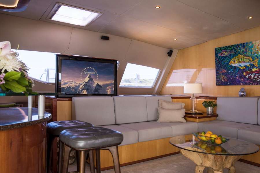 Catamaran Yacht 'KINGS RANSOM' Saloon and interior bar area, 10 PAX, 4 Crew, 76.00 Ft, 23.00 Meters, Built 2008, Matrix Yachts, Refit Year 2022