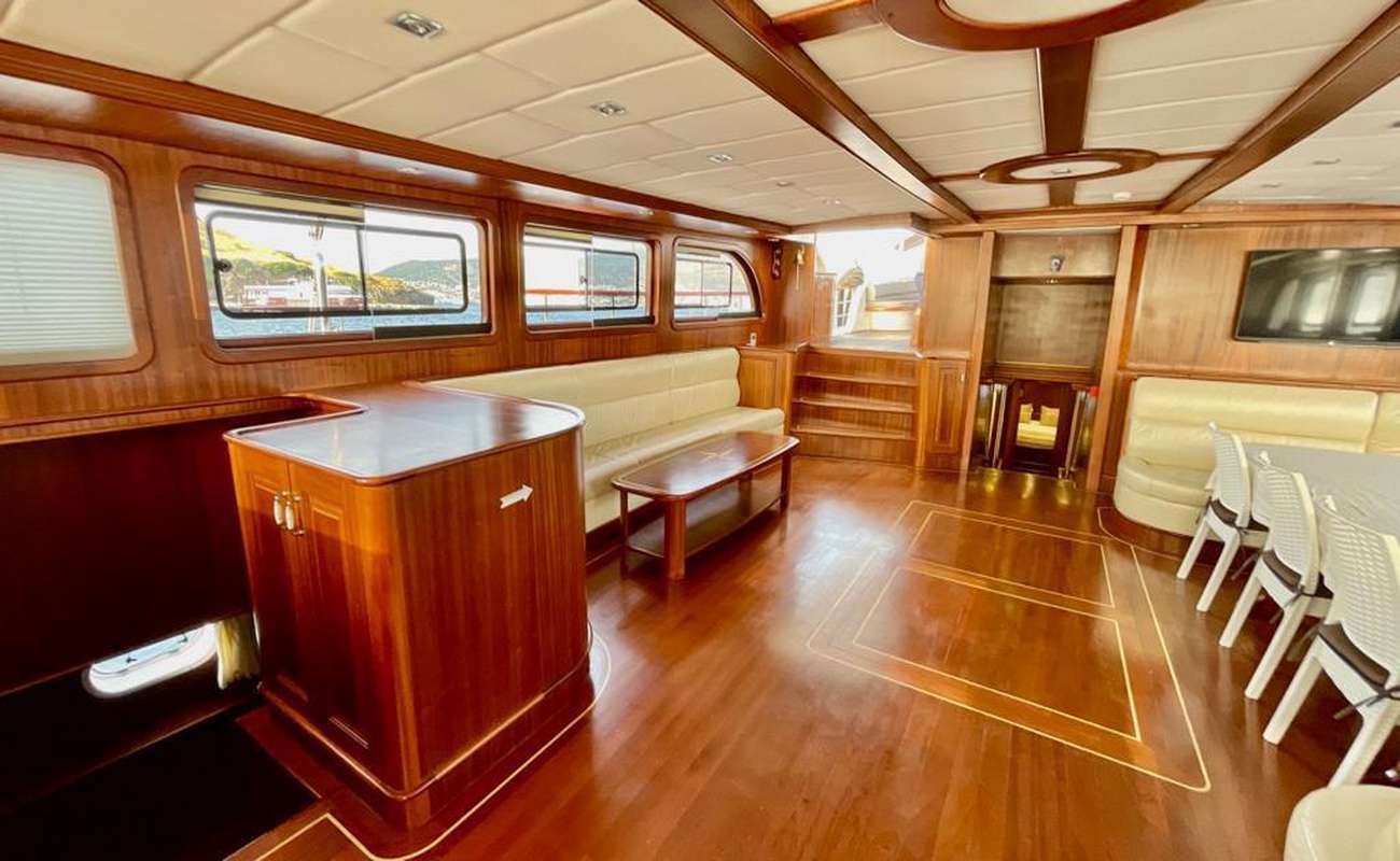 Motor Sailing Yacht 'QUESTA VITA', 12 PAX, 104.00 Ft, 32.00 Meters, Built 2021, Custom