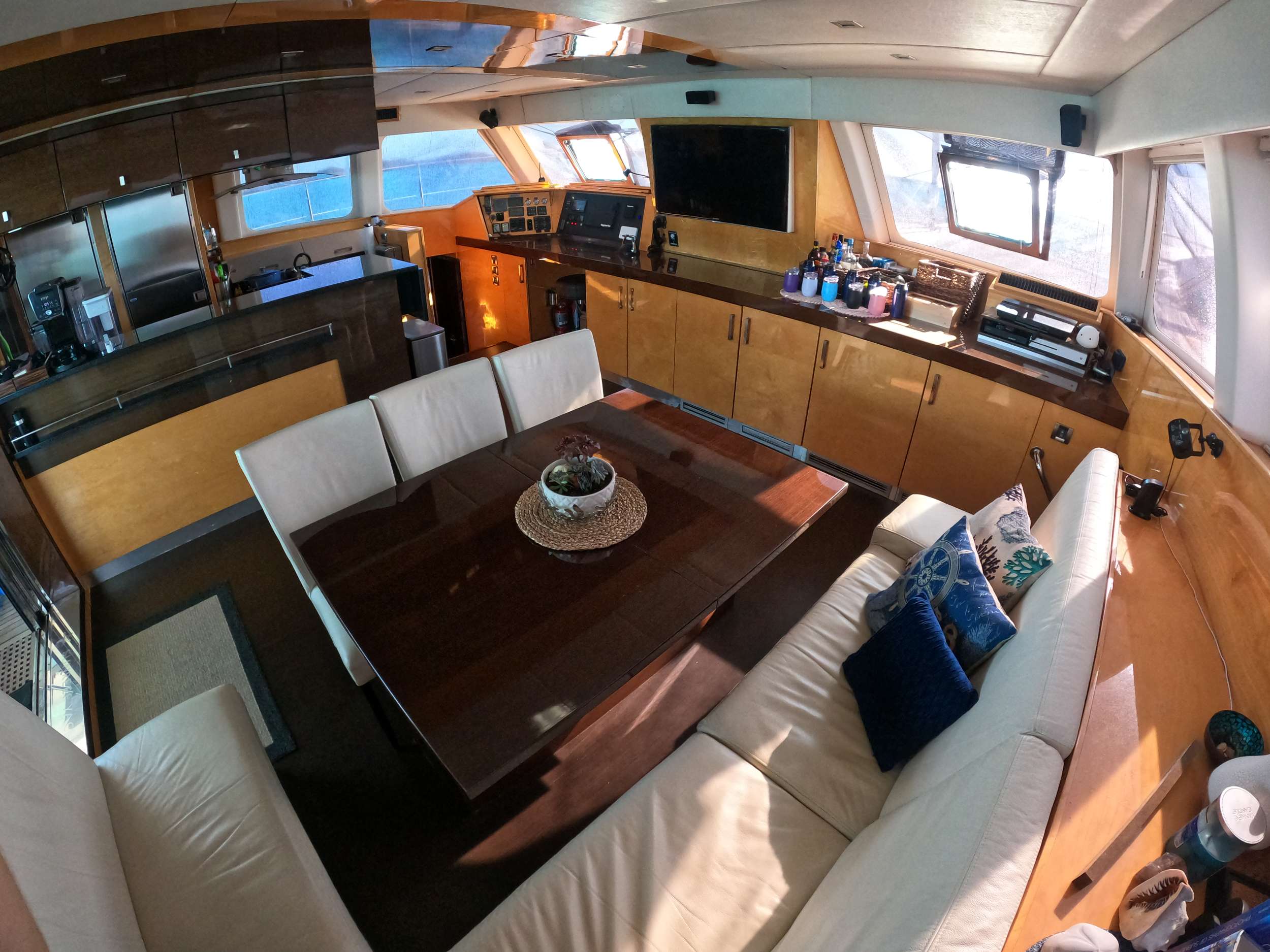 Catamaran Yacht 'SERENDIPITY' Elegant Salon, 8 PAX, 2 Crew, 62.00 Ft, 18.00 Meters, Built 2009, Sunreef Yachts