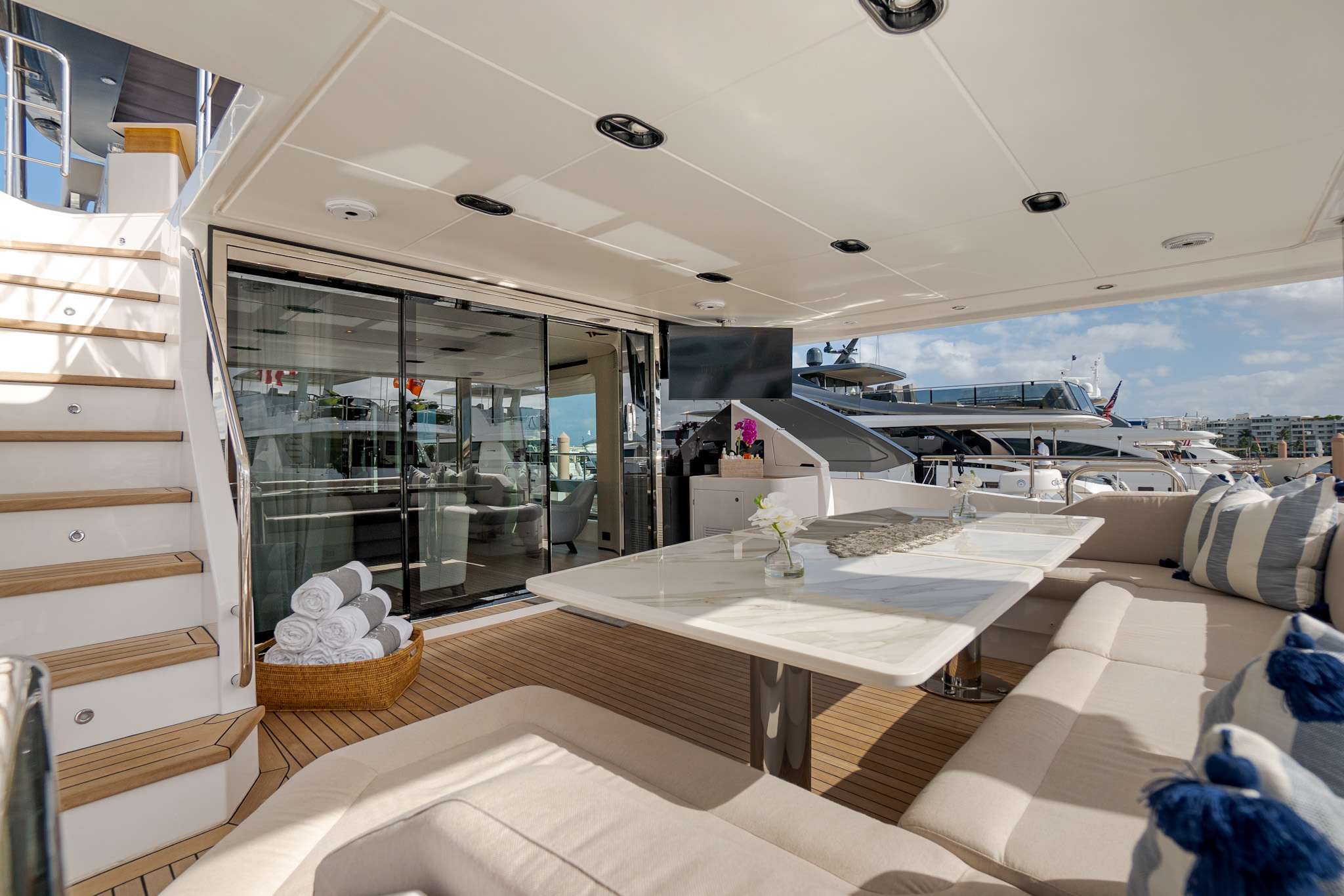Motor Yacht 'SEA OWL' Main Deck Aft, 8 PAX, 4 Crew, 87.00 Ft, 26.00 Meters, Built 2022, Azimut