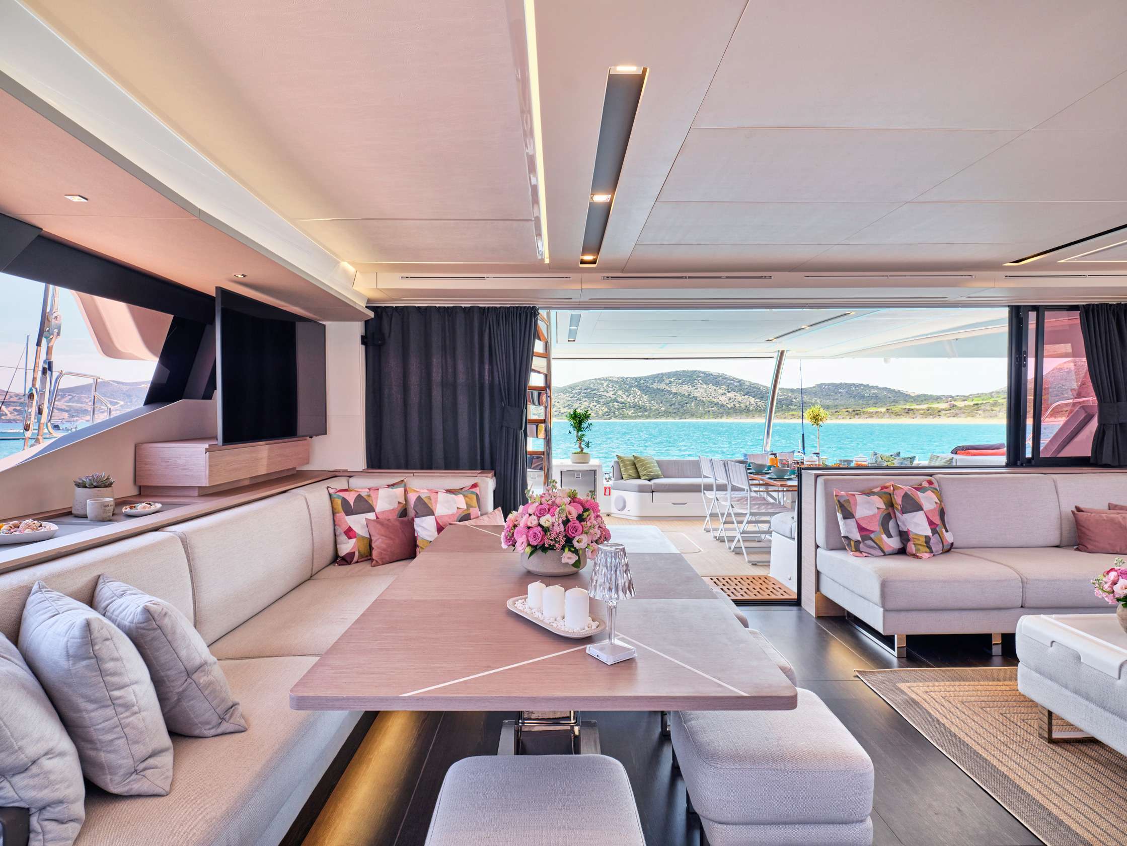 Catamaran Yacht 'PIXIE' Main saloon, 9 PAX, 3 Crew, 67.00 Ft, 20.00 Meters, Built 2022, Fountaine Pajot