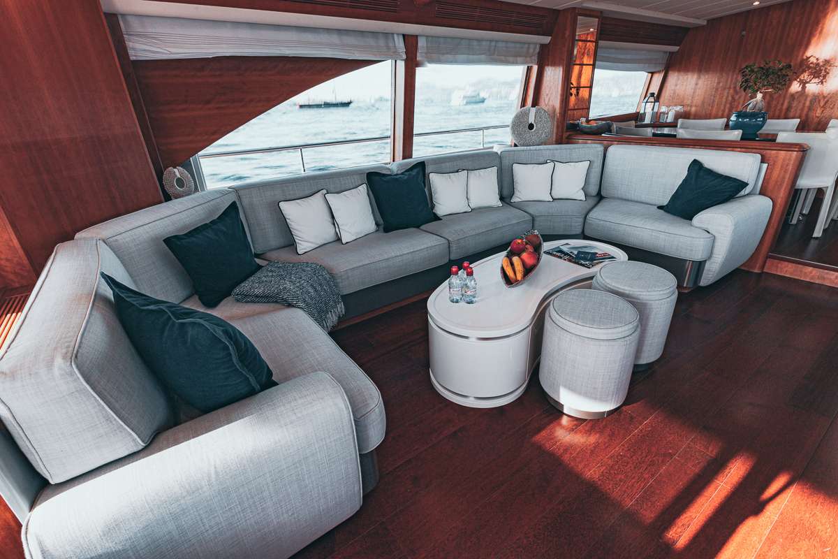 Motor Yacht 'LADY AMANDA', 10 PAX, 4 Crew, 98.00 Ft, 30.00 Meters, Built 2006, Couach, Refit Year 2021