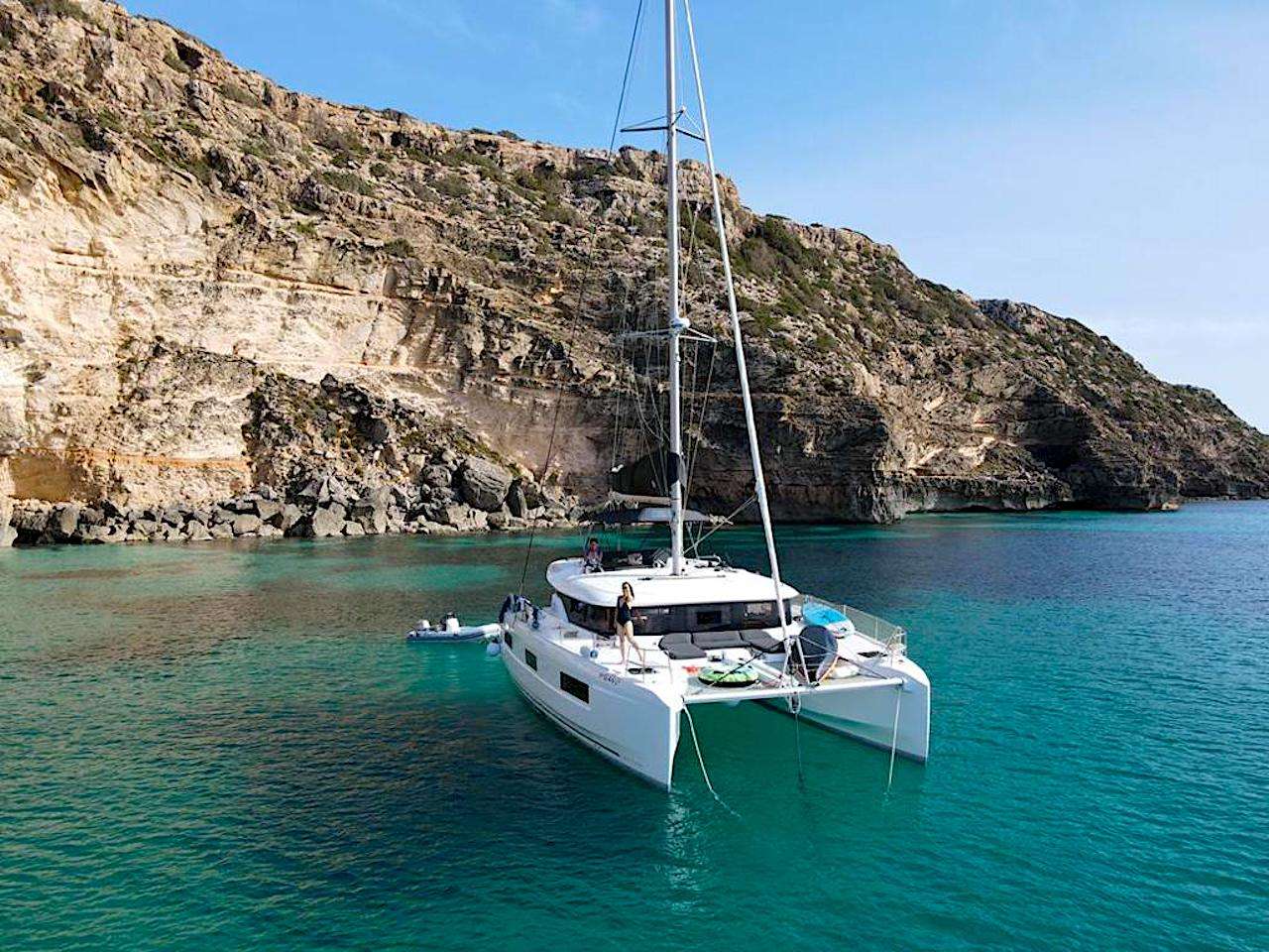 Catamaran Yacht 'SARAMIMI (WINTER)', 6 PAX, 2 Crew, 46.00 Ft, 14.00 Meters, Built 2022, Lagoon