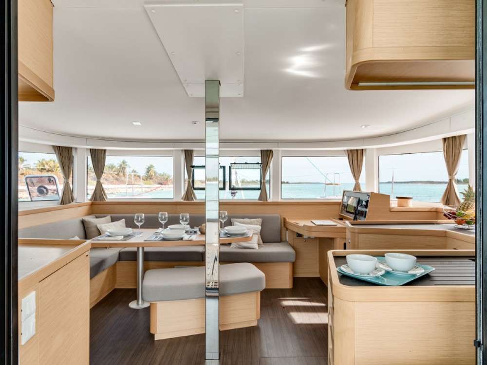 Catamaran Yacht 'LAGOON 42 NADIR', 10 PAX, 41.00 Ft, 12.00 Meters, Built 2020, Lagoon