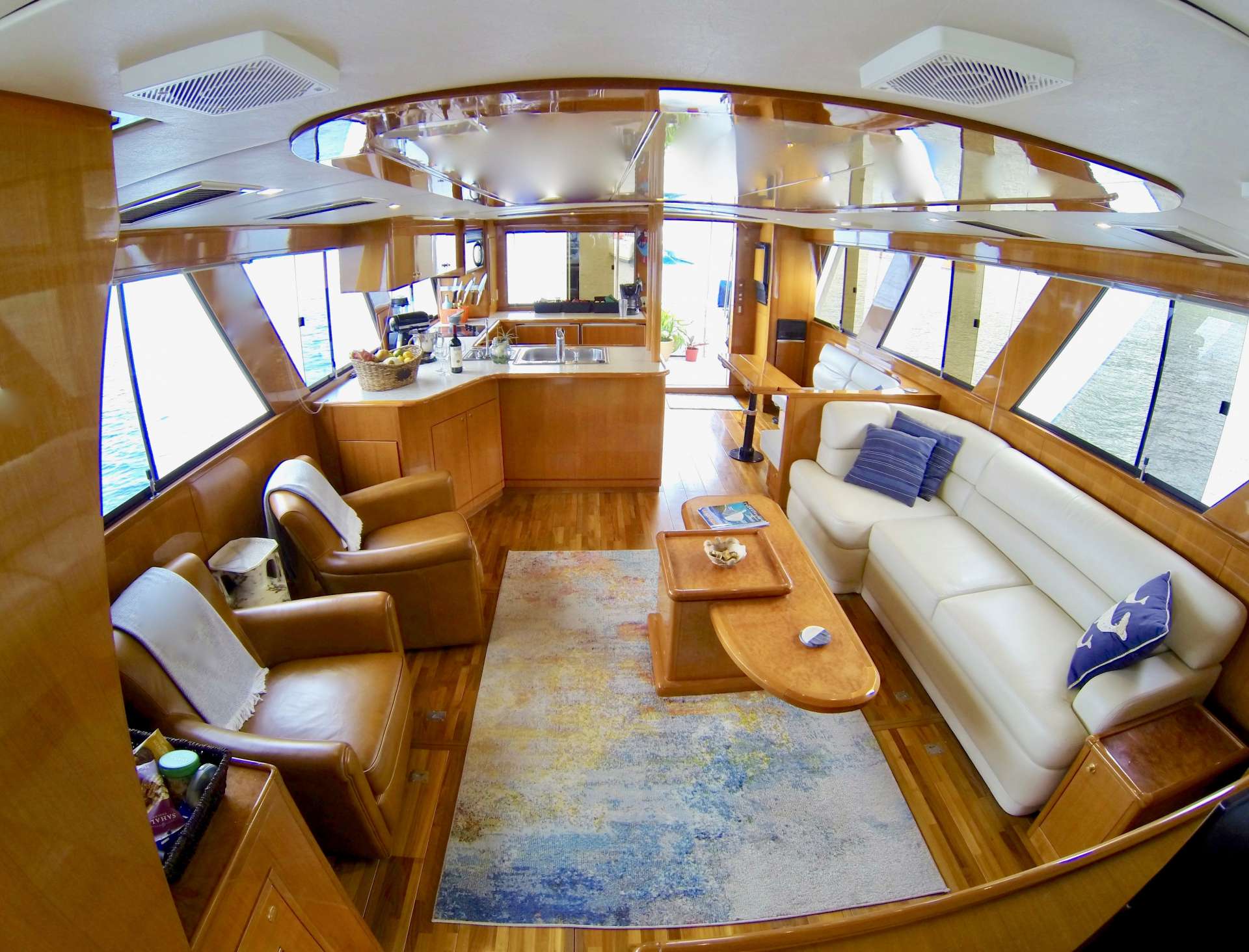 Motor Yacht 'MCGREGOR III' main salon, 5 PAX, 2 Crew, 60.00 Ft, 18.00 Meters, Built 2001, Jefferson, Refit Year 2018
