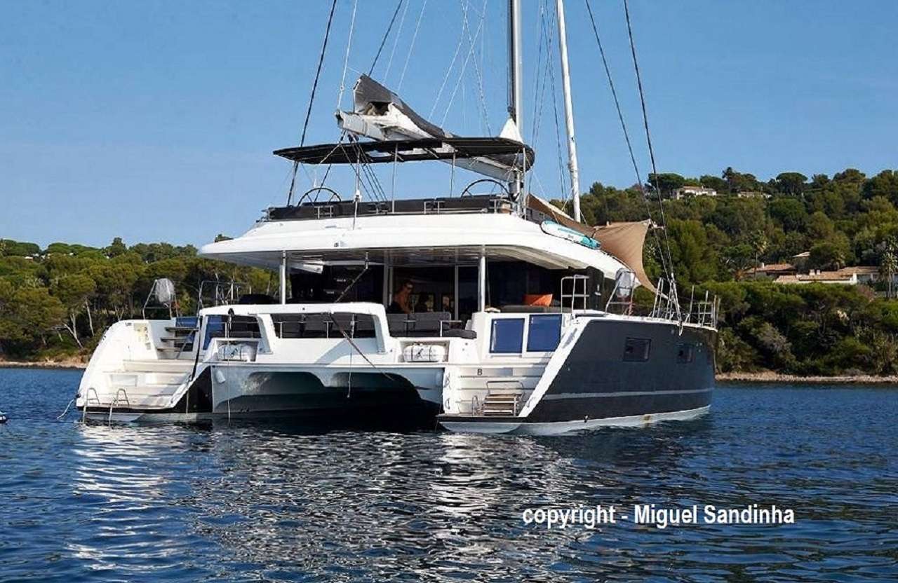 Catamaran Yacht 'ASTROLABE' At anchor, 8 PAX, 3 Crew, 62.00 Ft, 18.00 Meters, Built 2021, Lagoon