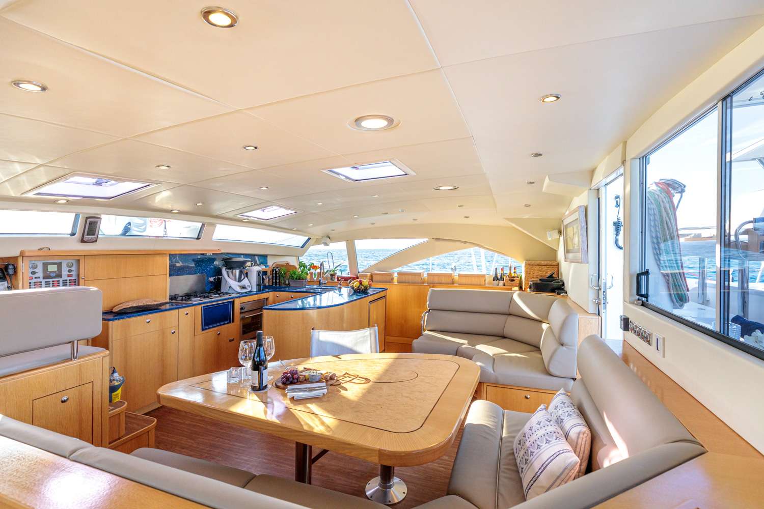 Catamaran Yacht 'CURANTA CRIDHE', 6 PAX, 2 Crew, 50.00 Ft, 15.00 Meters, Built 2011, Discovery Yachts, Refit Year 2022