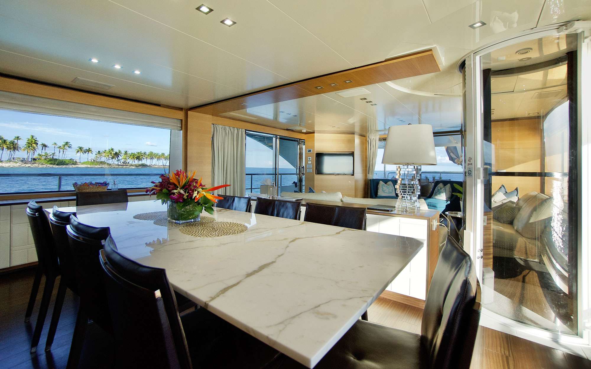 Motor Yacht 'COOL BREEZE' Main Dining, 10 PAX, 6 Crew, 108.00 Ft, 33.00 Meters, Built 2014, Benetti