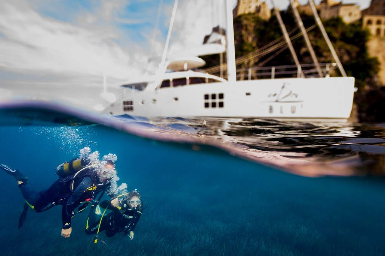 Catamaran Yacht 'OMBRE BLU3' Registered PADI Dive Center, 6 PAX, 4 Crew, 68.00 Ft, 20.00 Meters, Built 2010, Sunreef Yachts