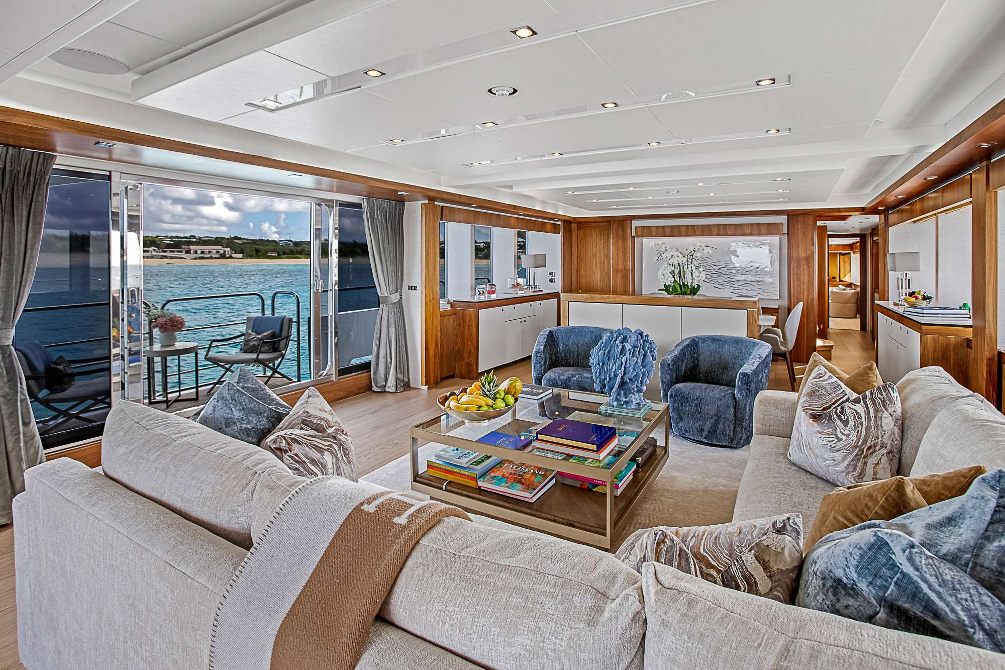 Motor Yacht 'EVEREAST' Main salon, 11 PAX, 7 Crew, 115.00 Ft, 35.00 Meters, Built 2013, Sunseeker, Refit Year 2022