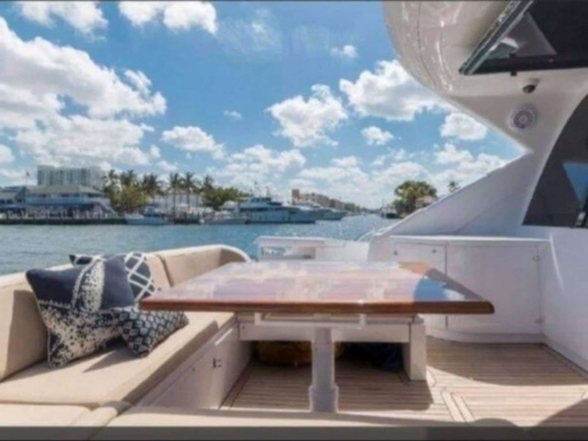 Motor Yacht 'SKY', 6 PAX, 62.00 Ft, 18.00 Meters, Built 2007, Pershing
