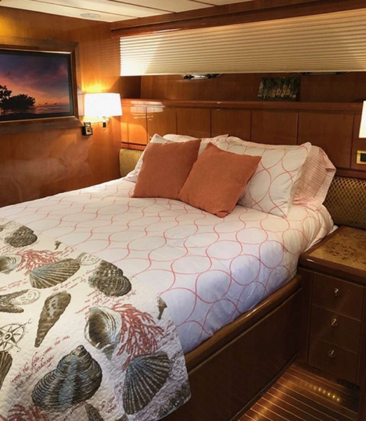 Motor Yacht 'TORTUGA' VIP cabin, 7 PAX, 4 Crew, 82.00 Ft, 25.00 Meters, Built 1999, Monte Fino, Refit Year 2018