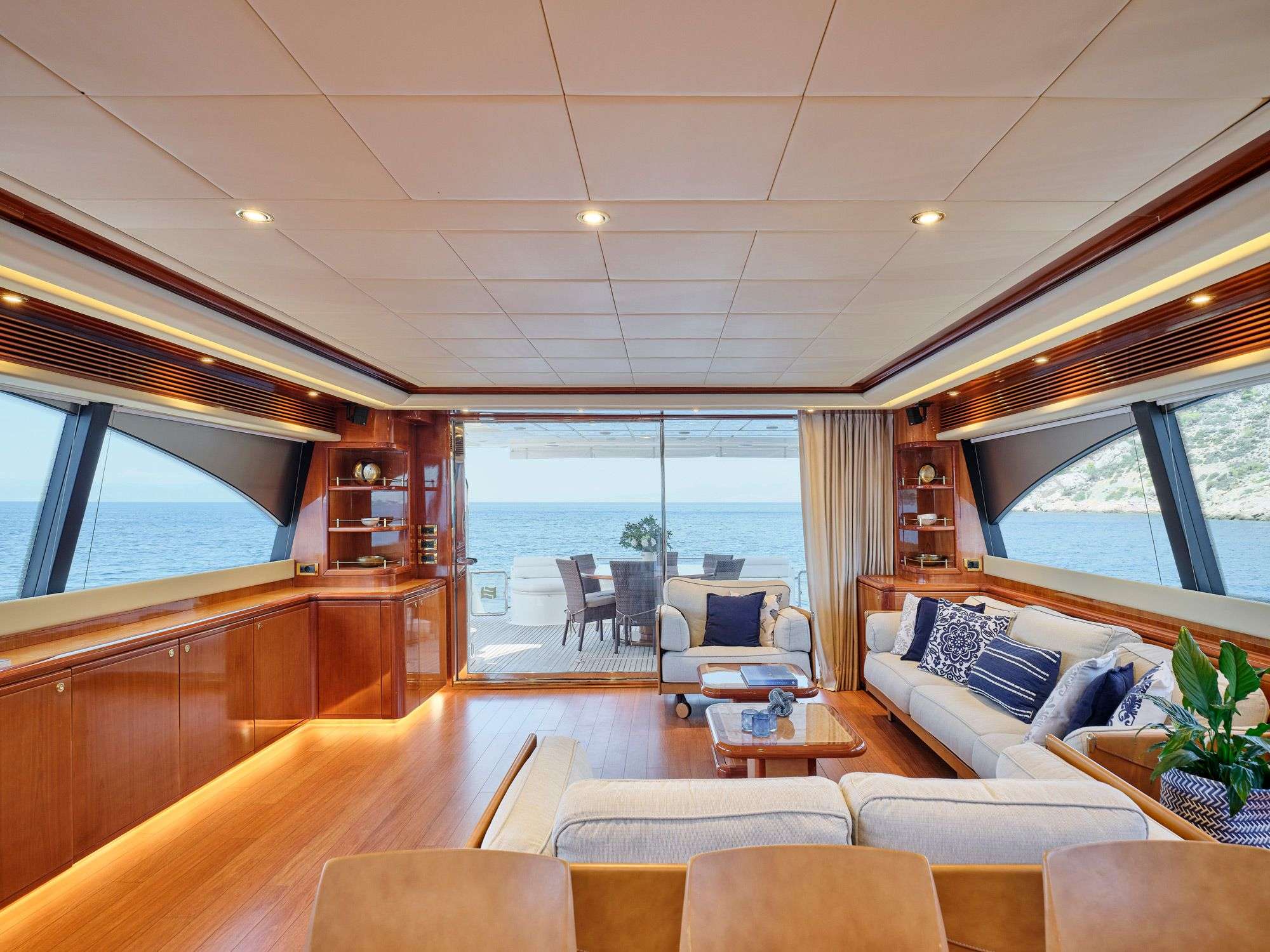 Motor Yacht 'ESTIA YI', 9 PAX, 5 Crew, 88.00 Ft, 27.00 Meters, Built 2004, Ferretti, Refit Year 2021