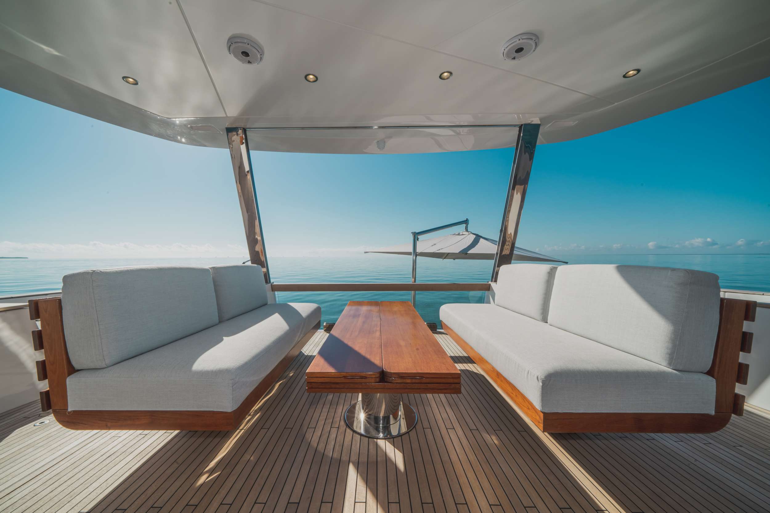 Motor Yacht 'GUBA TIMES' Aft Deck, 8 PAX, 3 Crew, 82.00 Ft, 25.00 Meters, Built 2021, Azimut