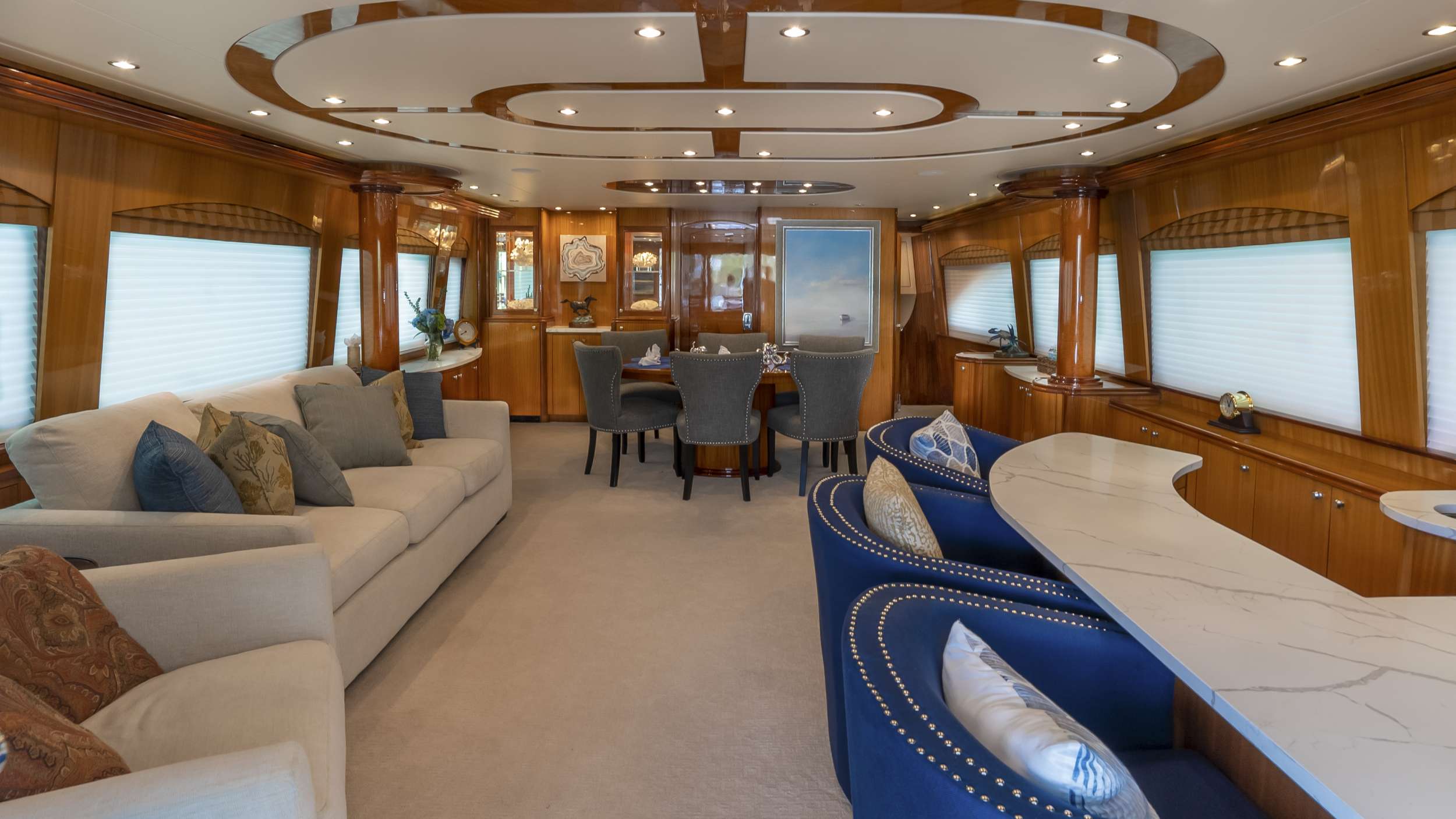 Motor Yacht 'GALLOPIN' Main Salon, 8 PAX, 3 Crew, 80.00 Ft, 24.00 Meters, Built 2007, Hatteras, Refit Year 2021