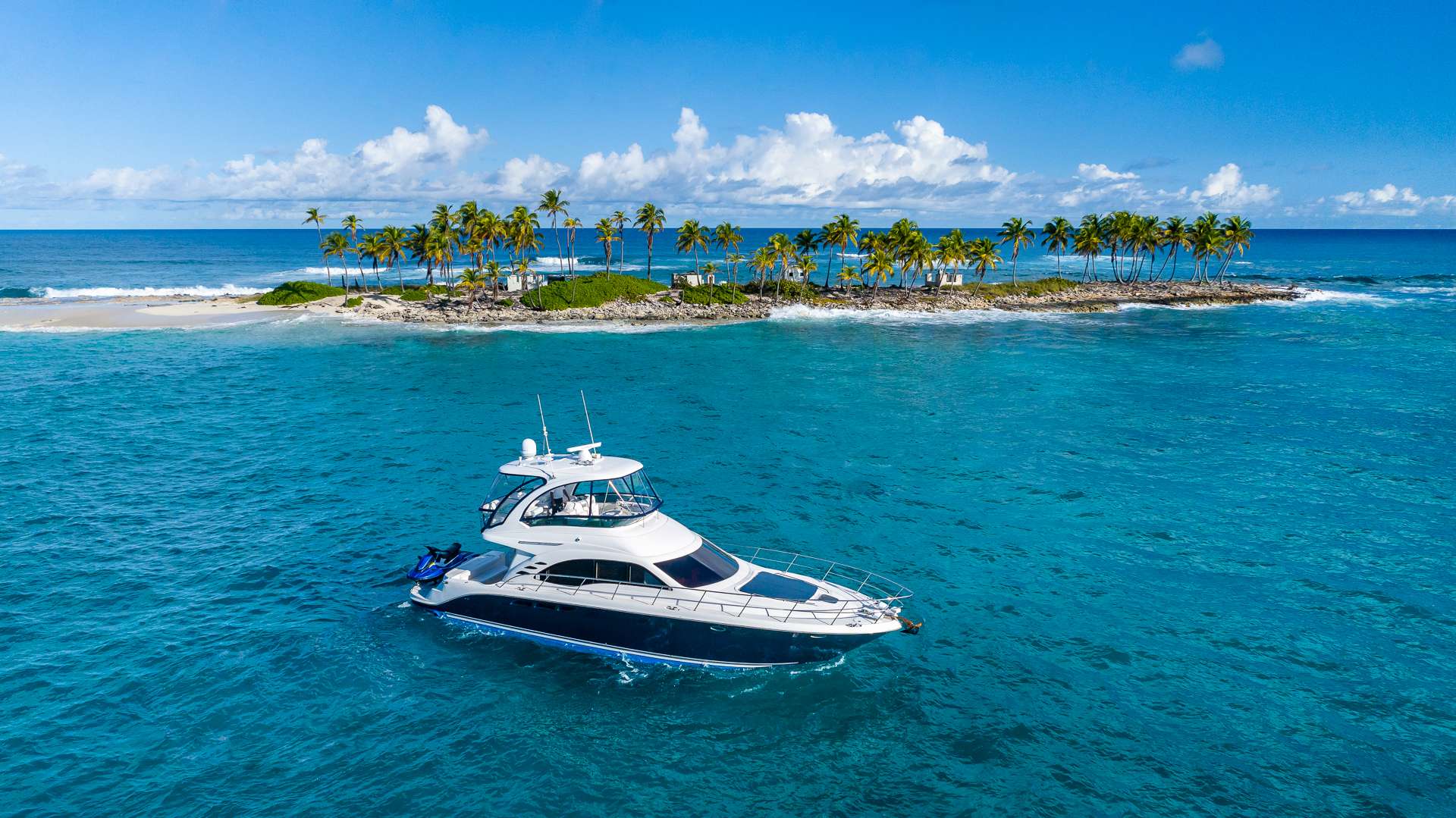 Motor Yacht 'FUN CLUB', 6 PAX, 58.00 Ft, 17.00 Meters, Built 2008, Sea Ray, Refit Year 2021