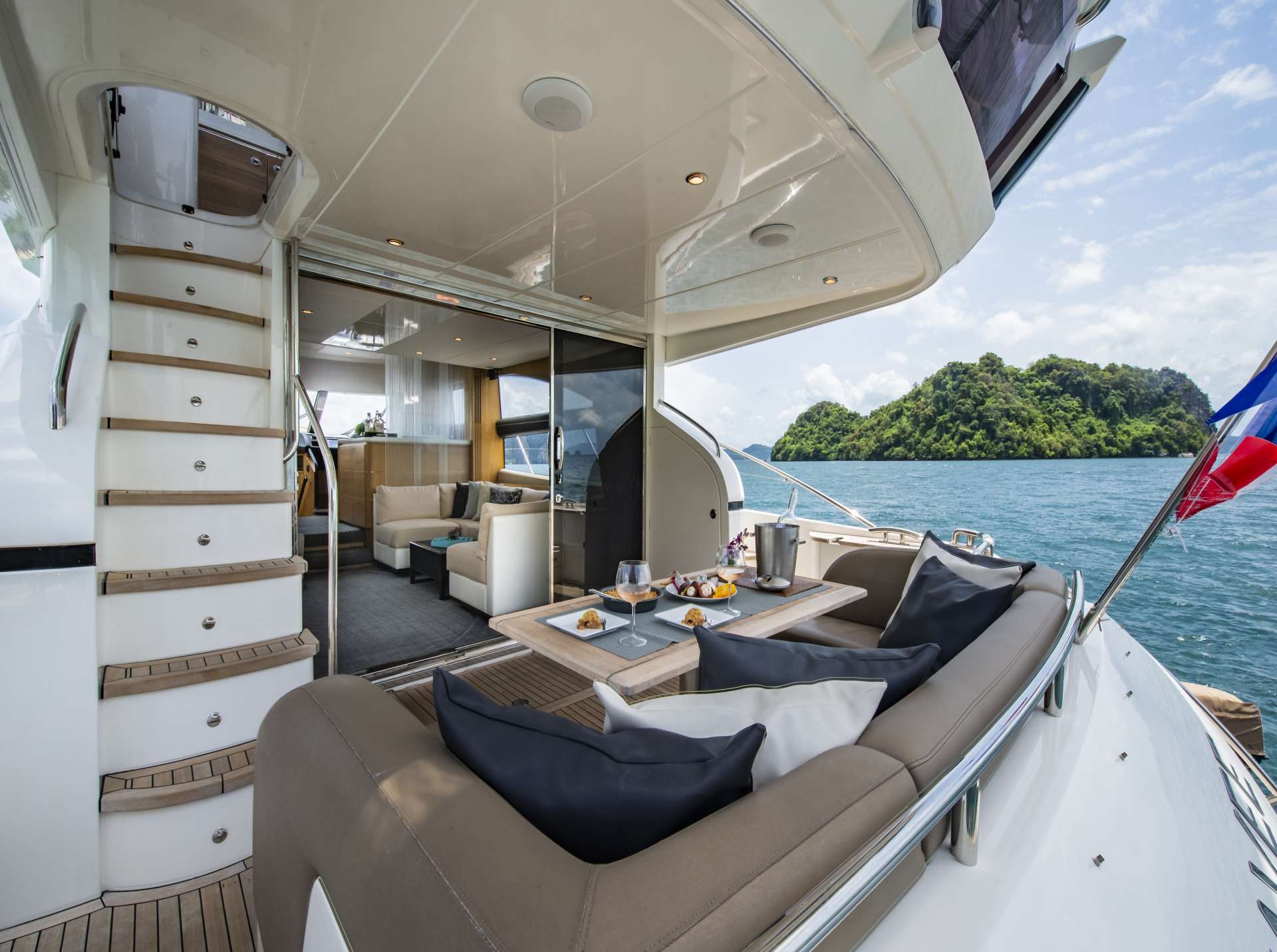 Motor Yacht 'MAYAVEE', 6 PAX, 3 Crew, 61.00 Ft, 18.00 Meters, Built 2012, Princess, UK