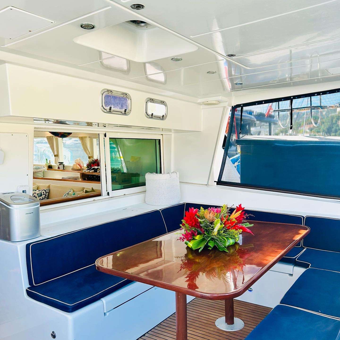 Catamaran Yacht 'PHYSALIA' Cockpit, 6 PAX, 2 Crew, 51.00 Ft, 15.00 Meters, Built 2007, Lagoon, Refit Year 2016 and 2022