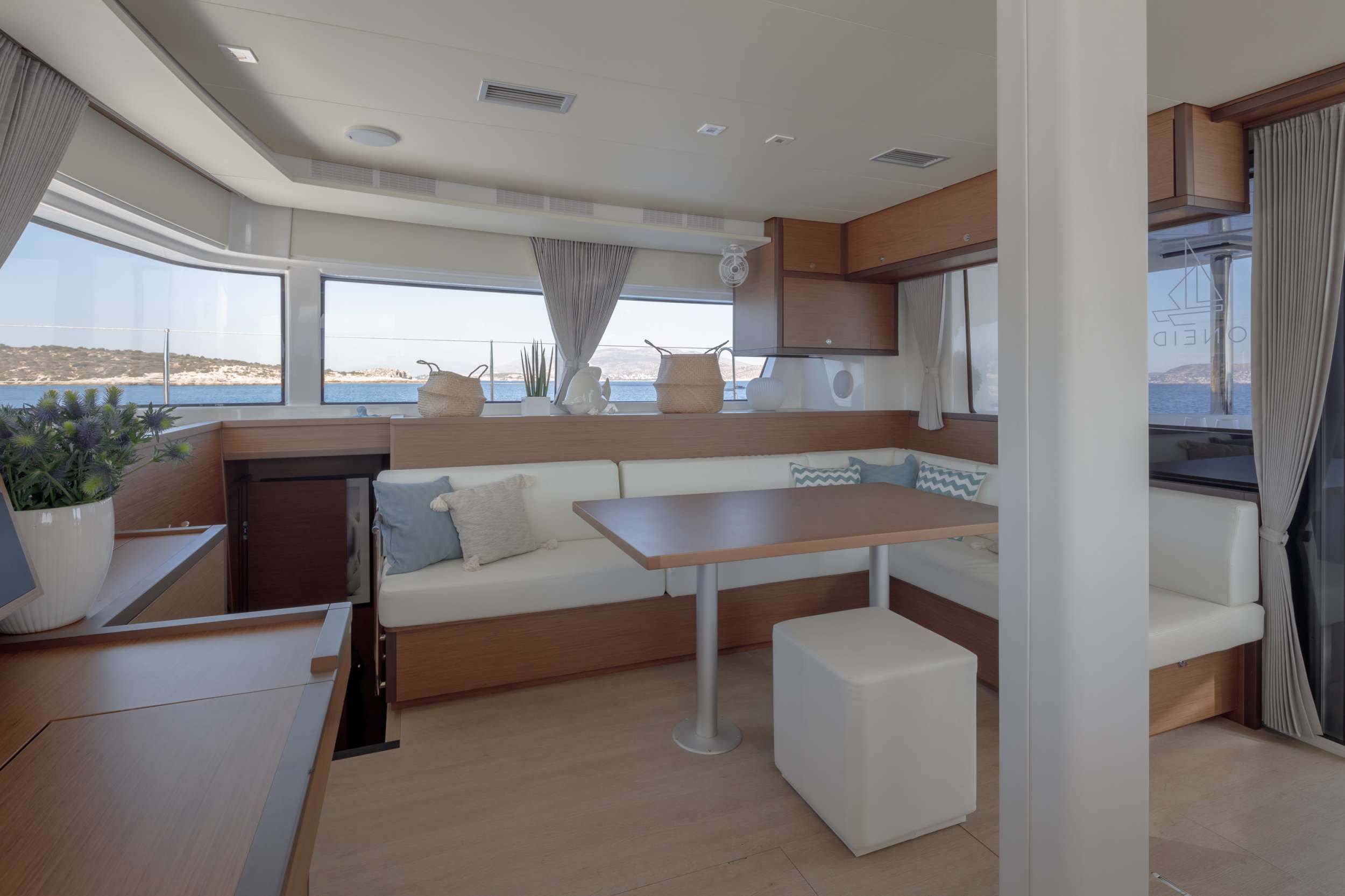 Catamaran Yacht 'ONEIDA', 10 PAX, 3 Crew, 52.00 Ft, 15.00 Meters, Built 2020, Lagoon