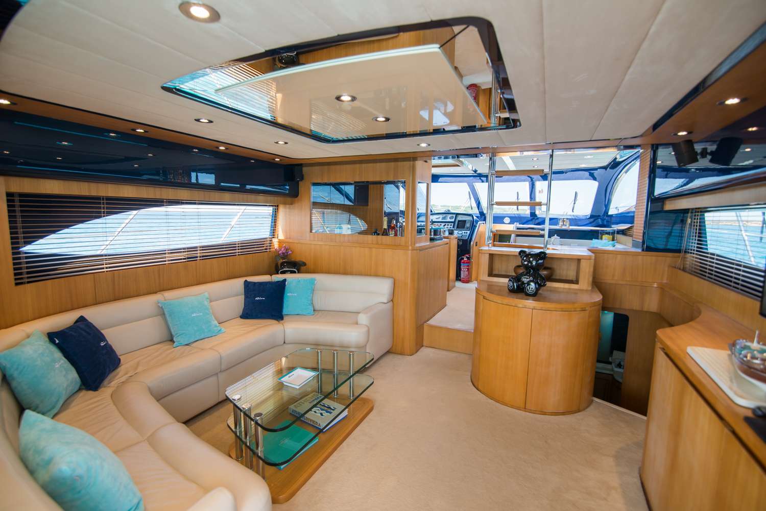 Motor Yacht 'ANTAMAR II' Sallon, 8 PAX, 3 Crew, 70.00 Ft, 21.00 Meters, Built 2001, Riva, Refit Year 2022
