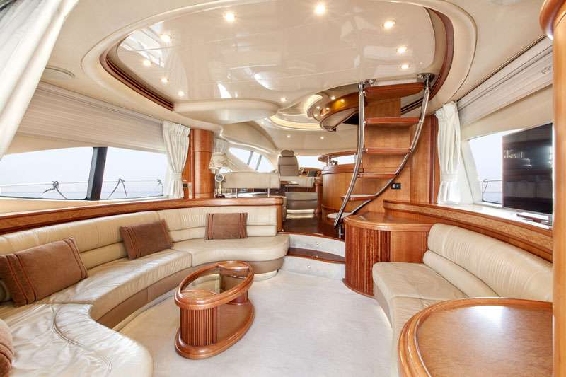 Motor Yacht 'EVOLUTION', 8 PAX, 70.00 Ft, 21.00 Meters, Built 2007, Azimut, Refit Year 2018