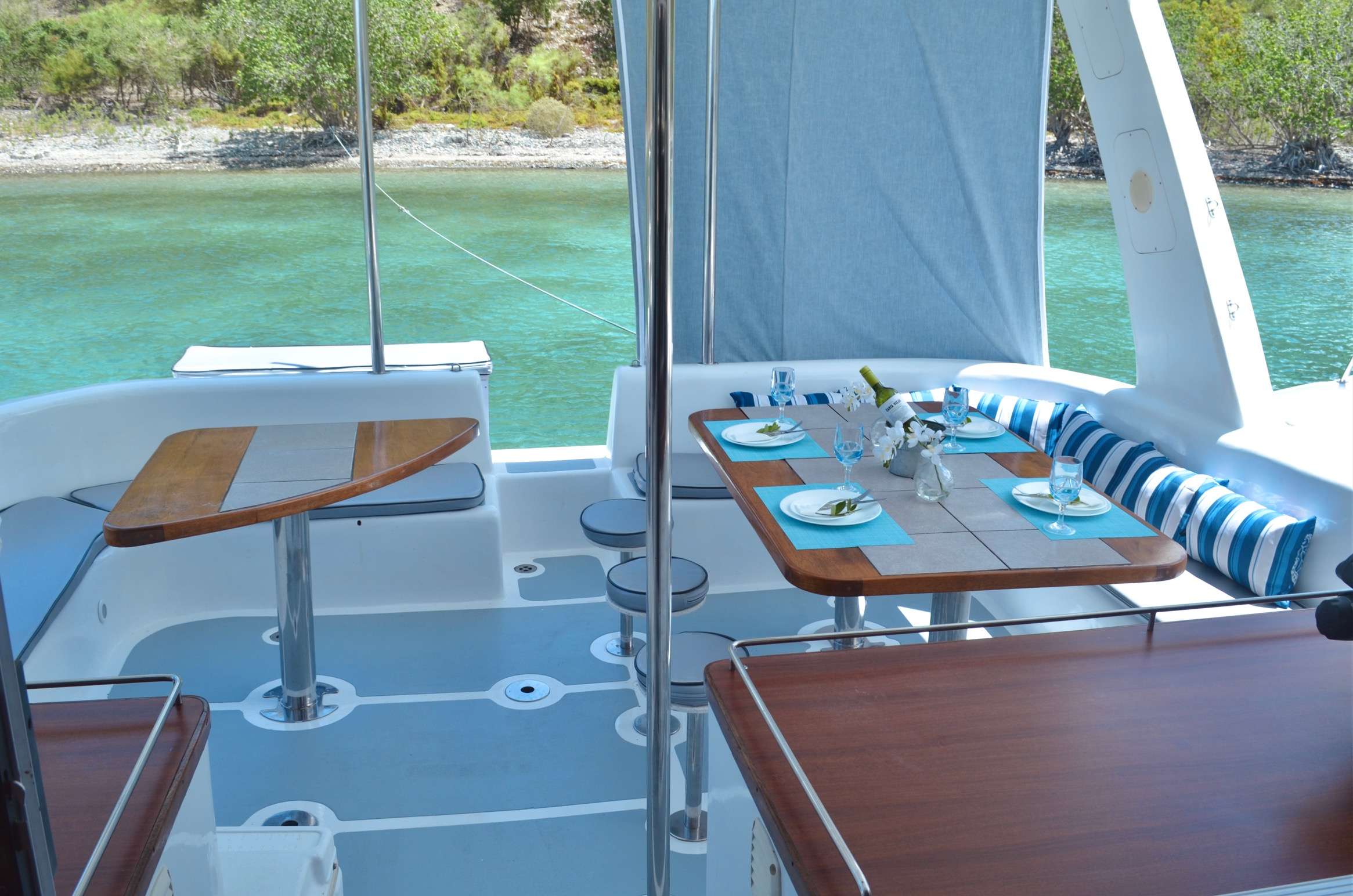 Catamaran Yacht 'CHEF DE MER' Alfresco dining, 6 PAX, 2 Crew, 50.00 Ft, 15.00 Meters, Built 2006, Royal Cape, Refit Year 2022