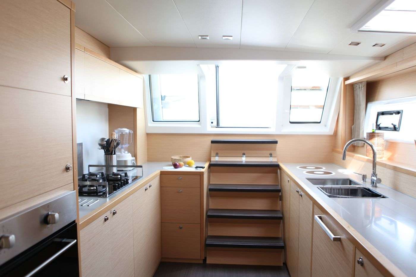 Catamaran Yacht 'LADY M' Spacious galley, 6 PAX, 2 Crew, 62.00 Ft, 18.00 Meters, Built 2015, Lagoon