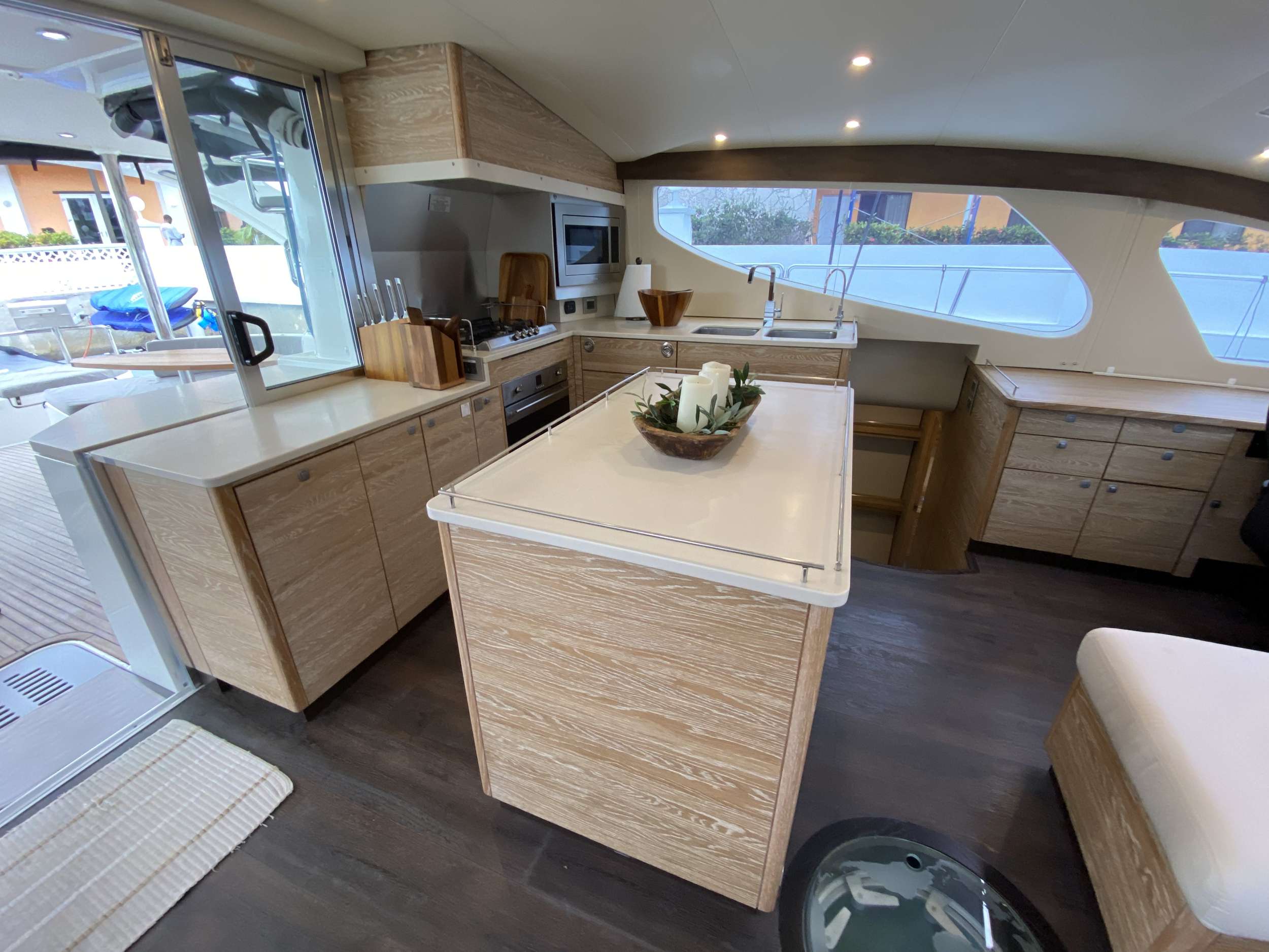 Catamaran Yacht 'CHI', 4 PAX, 2 Crew, 50.00 Ft, 15.00 Meters, Built 2016, Xquisite Yachts, Refit Year 2022