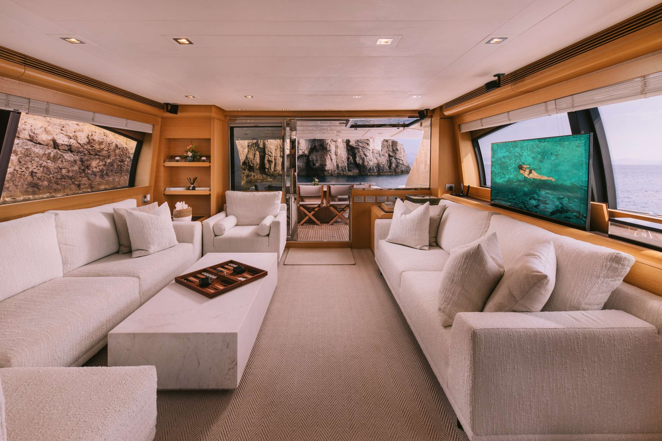 Motor Yacht 'D&D' Salon, 8 PAX, 79.00 Ft, 24.00 Meters, Built 2010, Ferretti, Refit Year 2023