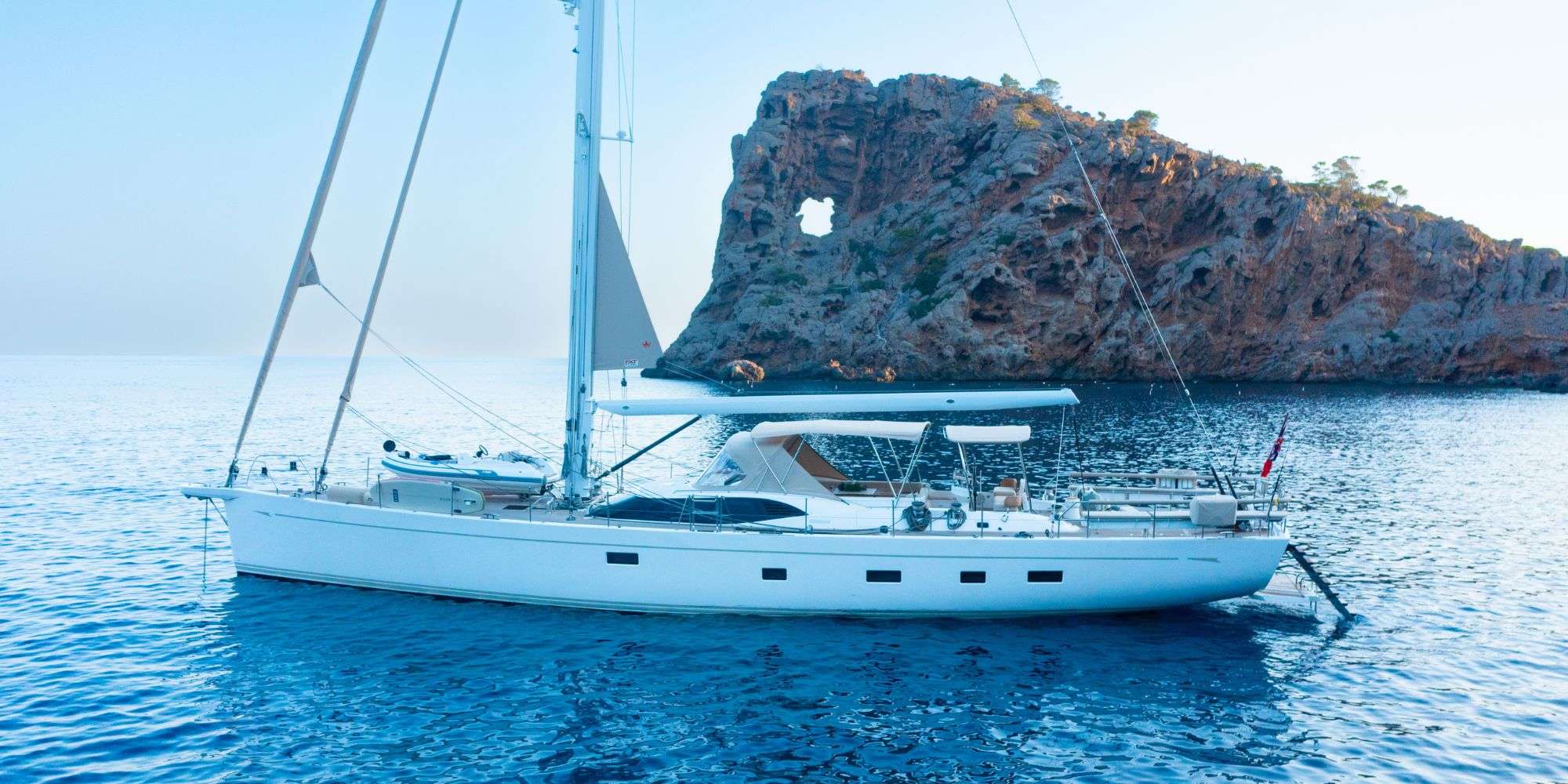 Sailing Yacht 'CHAMPAGNE HIPPY', 6 PAX, 3 Crew, 82.00 Ft, 25.00 Meters, Built 2014, Oyster Marine, Refit Year 2023