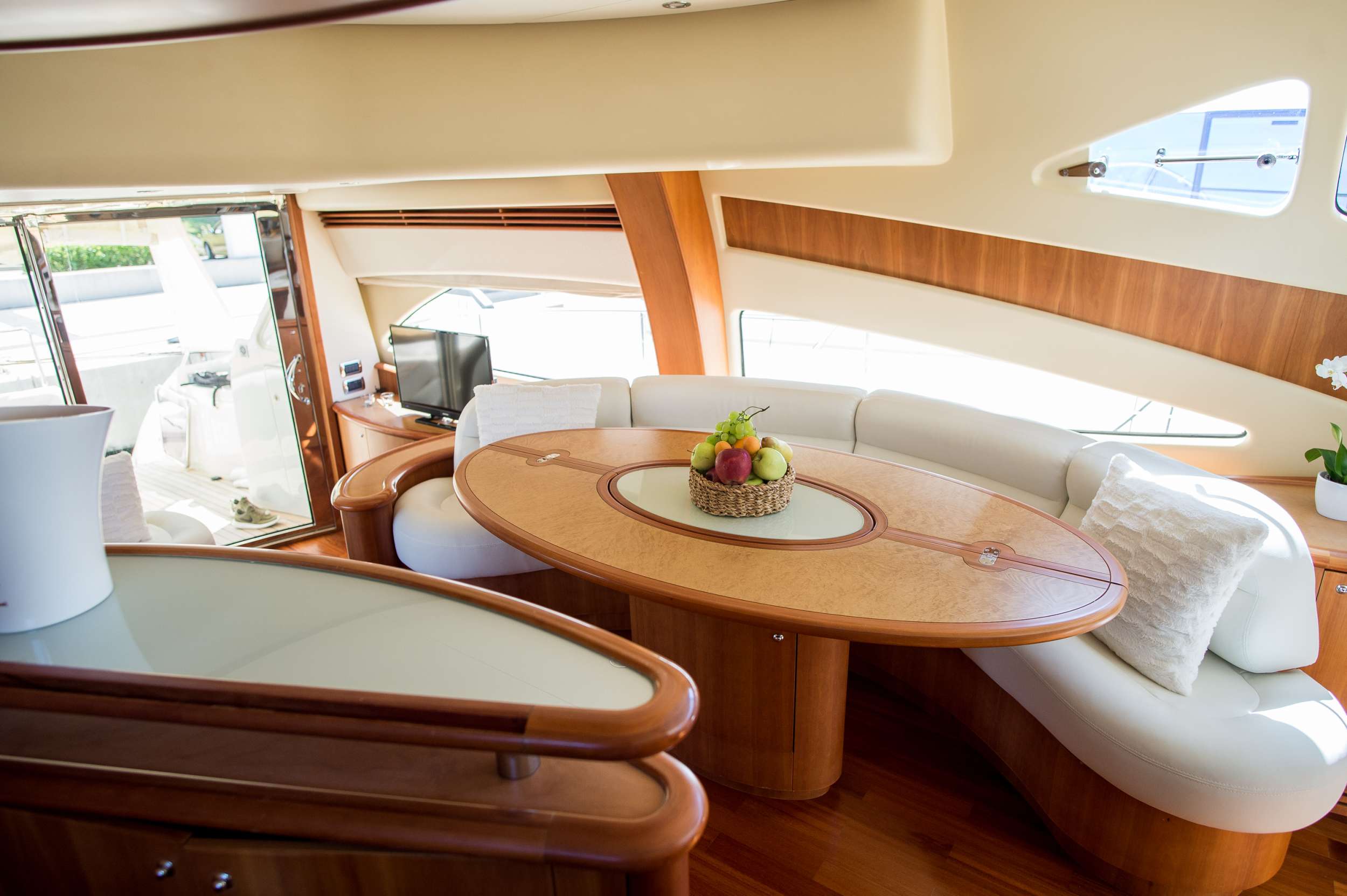 Motor Yacht 'SENZA PAROLA' Dining Area, 6 PAX, 57.00 Ft, 17.00 Meters, Built 2007, AICON, Refit Year 2017