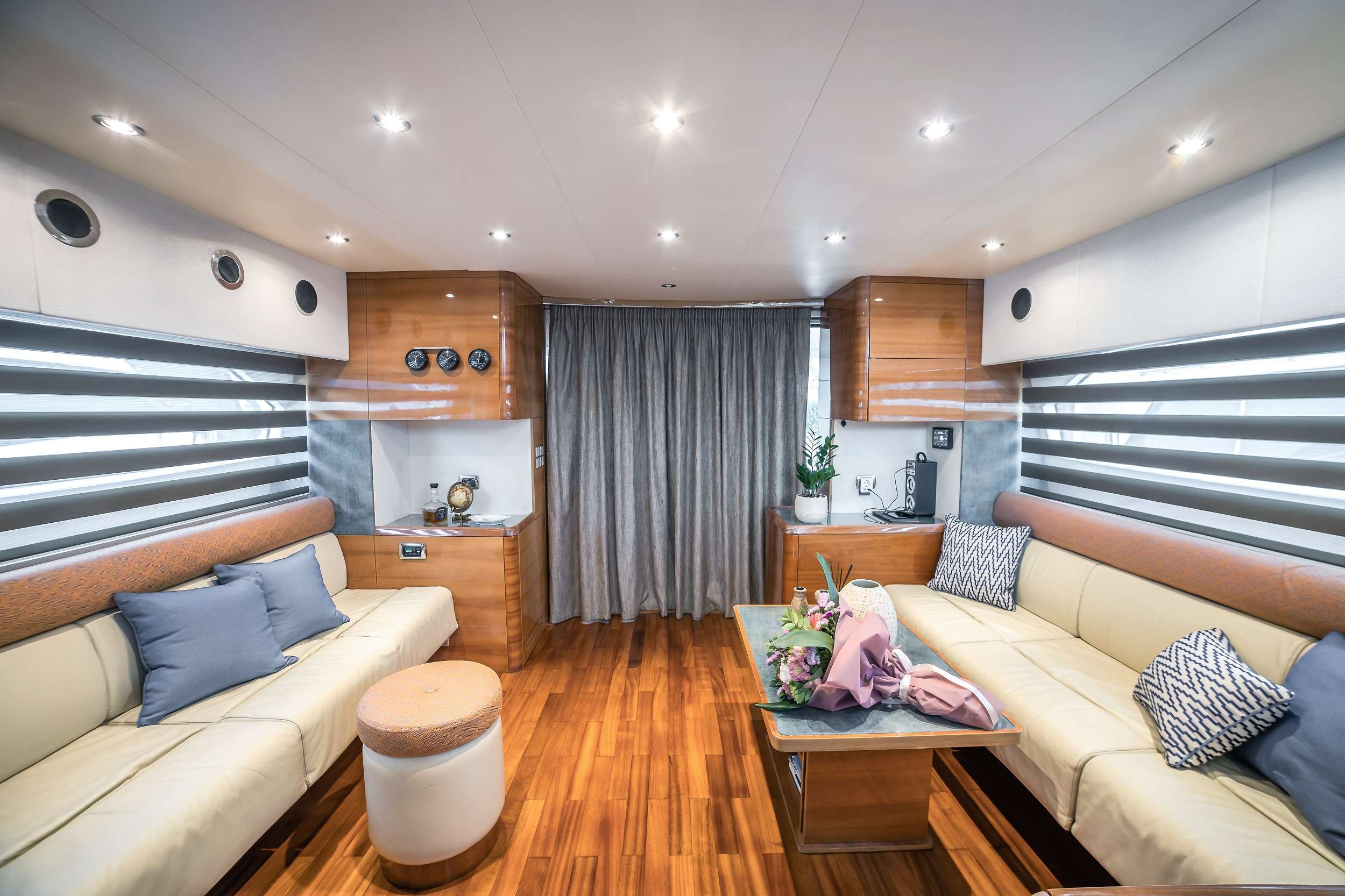 Motor Yacht 'SUMMER THERAPY' Salon, 8 PAX, 3 Crew, 67.00 Ft, 20.00 Meters, Built 2005, AICON, Refit Year 2022