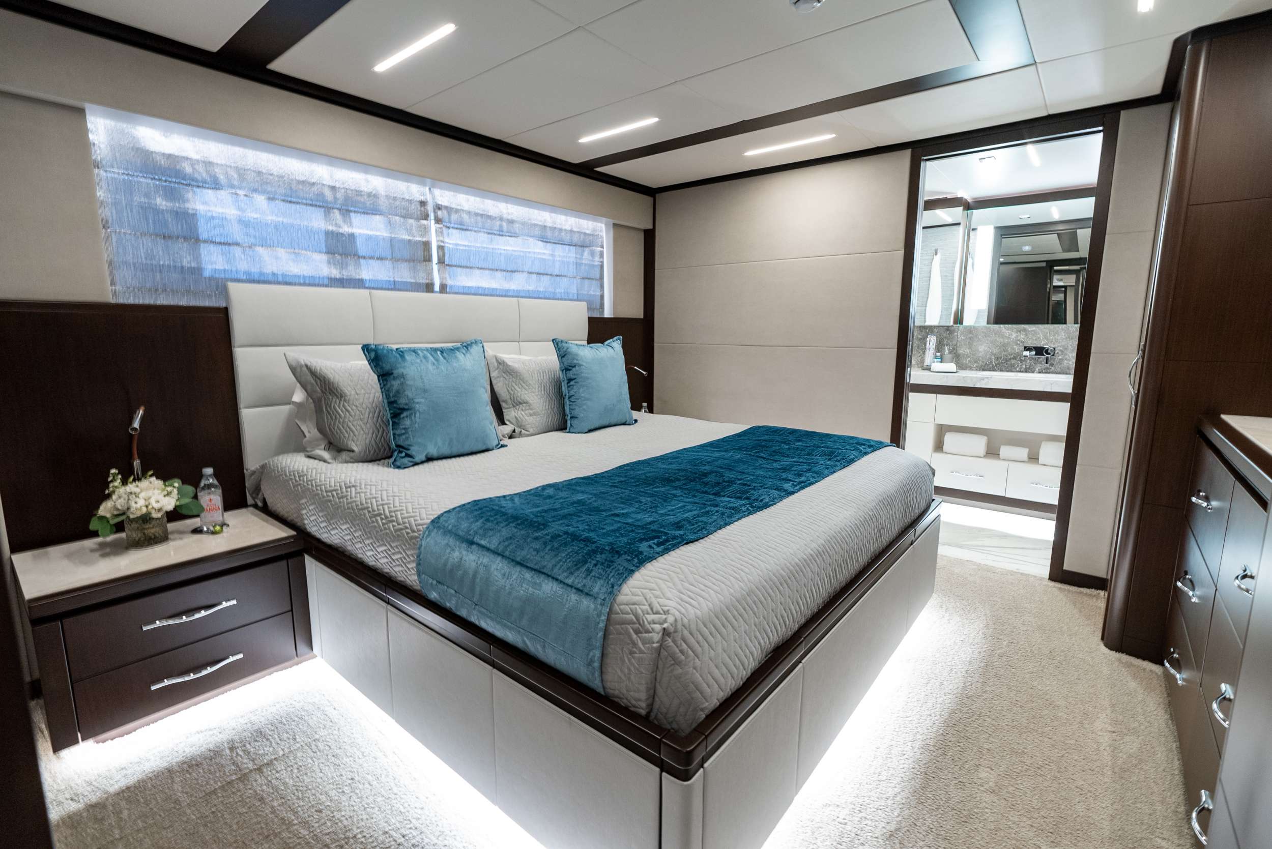 Motor Yacht 'ROMEO FOXTROT' Guest stateroom, 10 PAX, 7 Crew, 118.00 Ft, 35.00 Meters, Built 2024, Hargrave