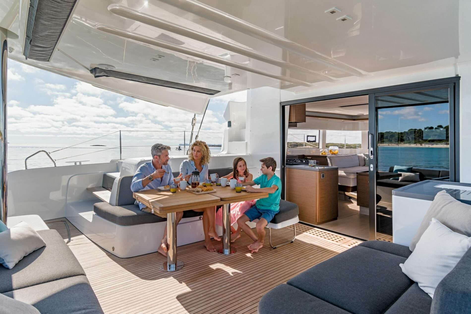 Catamaran Yacht 'BUENA VIDA', 10 PAX, 2 Crew, 50.00 Ft, 15.00 Meters, Built 2023, Lagoon