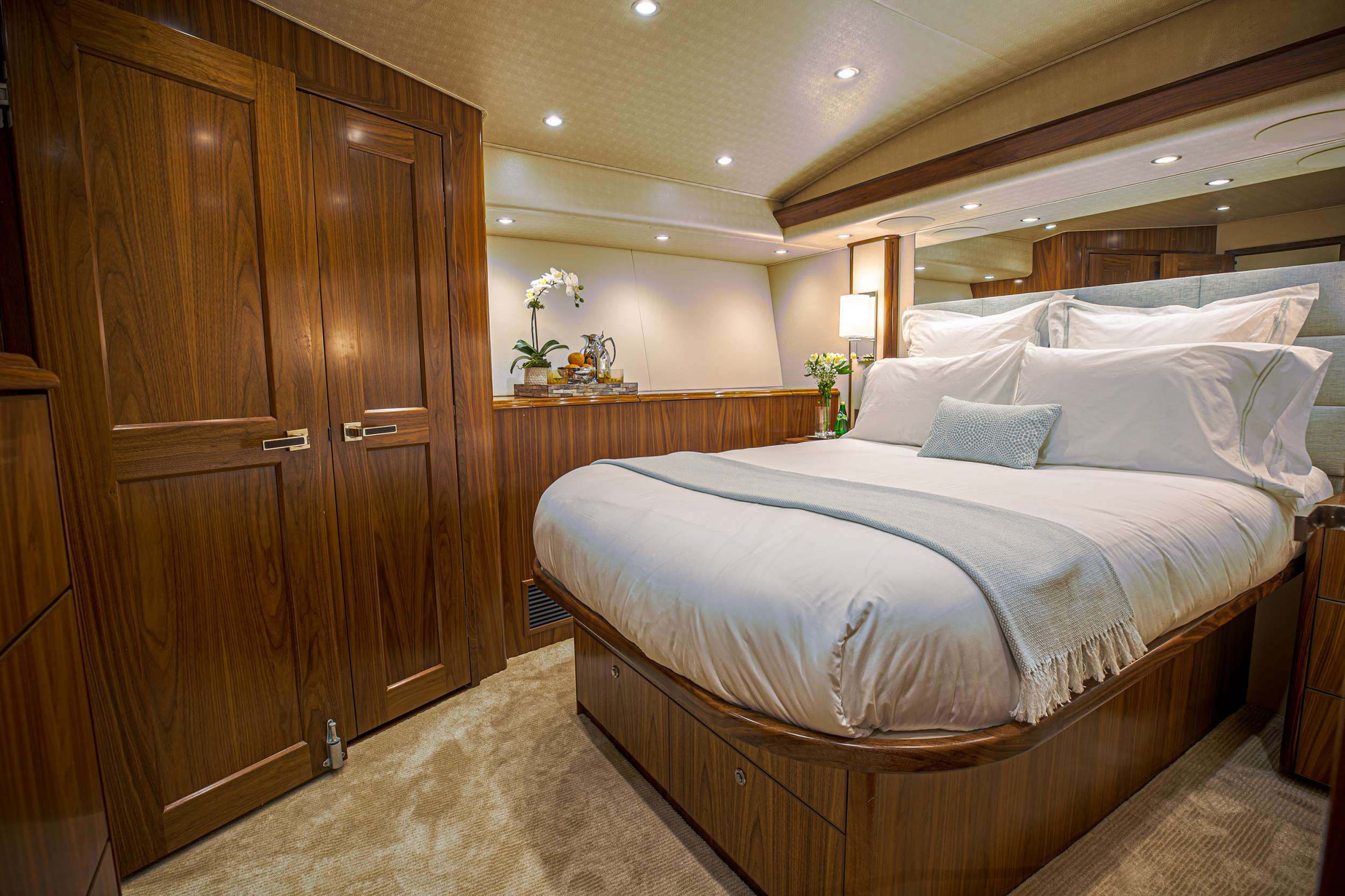 Motor Yacht 'SPECULATOR 92' Queen Stateroom, 6 PAX, 3 Crew, 92.00 Ft, 28.00 Meters, Built 2017, Viking, U.S.A, Refit Year 2020