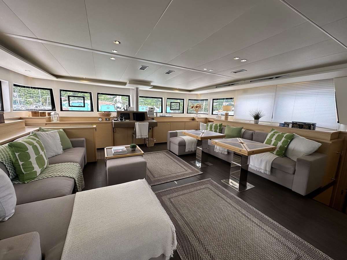 Catamaran Yacht 'BAGHEERA L620' Salon with 360* view, 8 PAX, 3 Crew, 62.00 Ft, 18.00 Meters, Built 2018, Lagoon