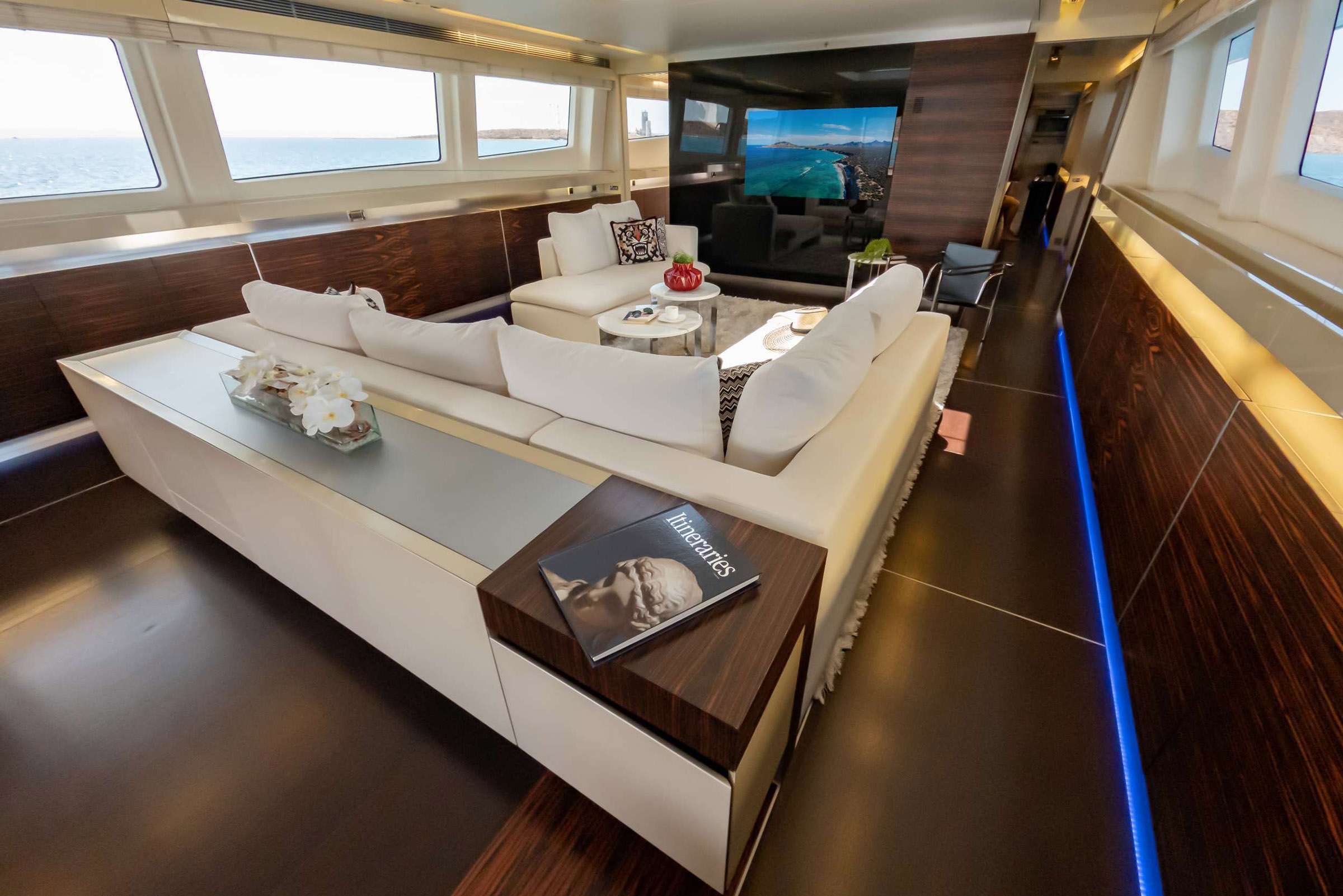 Motor Yacht 'CADA UNO', 10 PAX, 5 Crew, 116.00 Ft, 35.00 Meters, Built 2007, Canados, Refit Year 2021