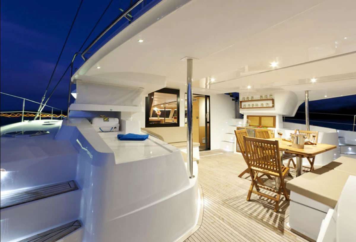 Catamaran Yacht 'PERPETUAL BLUE', 10 PAX, 2 Crew, 59.00 Ft, 17.00 Meters, Built 2013, Fountaine Pajot, Refit Year 2022
