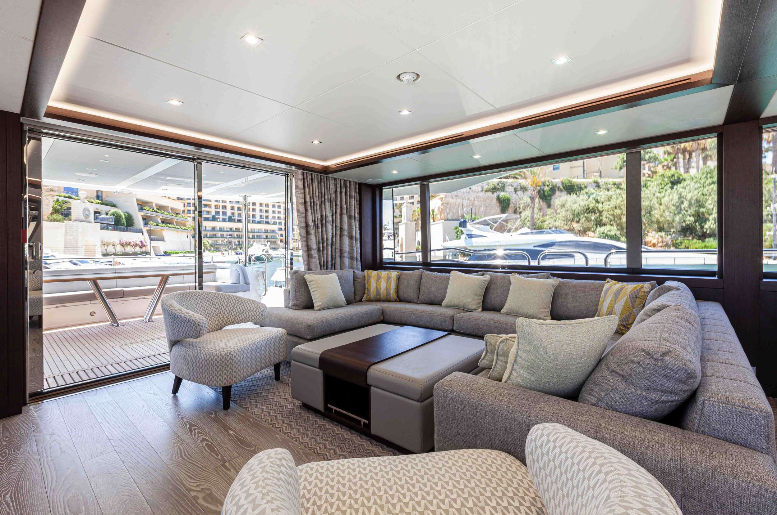 Motor Yacht 'NEW EDGE', 10 PAX, 4 Crew, 92.00 Ft, 28.00 Meters, Built 2019, Sunseeker