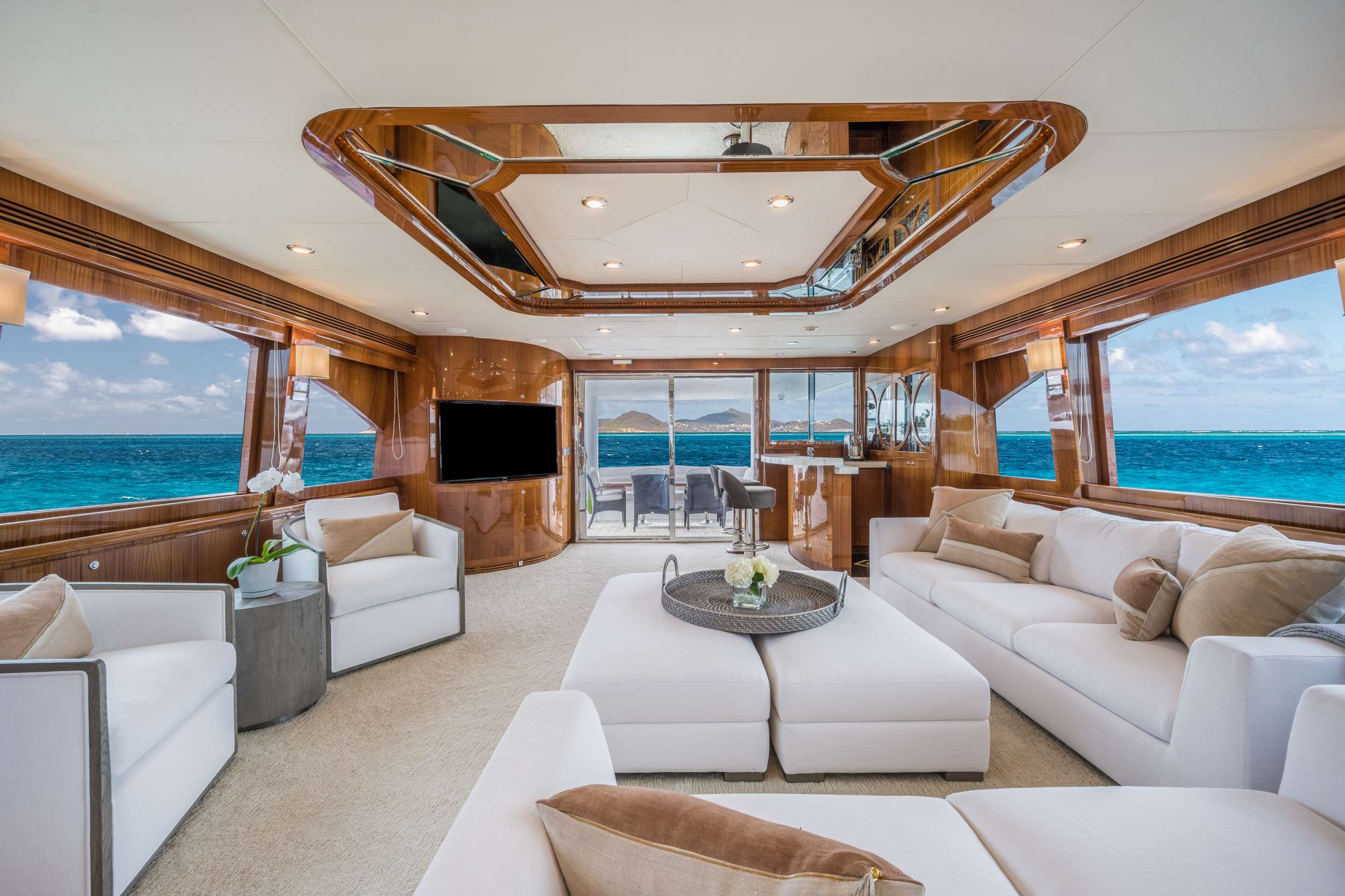 Motor Yacht 'LIMITLESS' Main Salon, 8 PAX, 4 Crew, 101.00 Ft, 30.00 Meters, Built 2010, Hargrave, Refit Year 2025