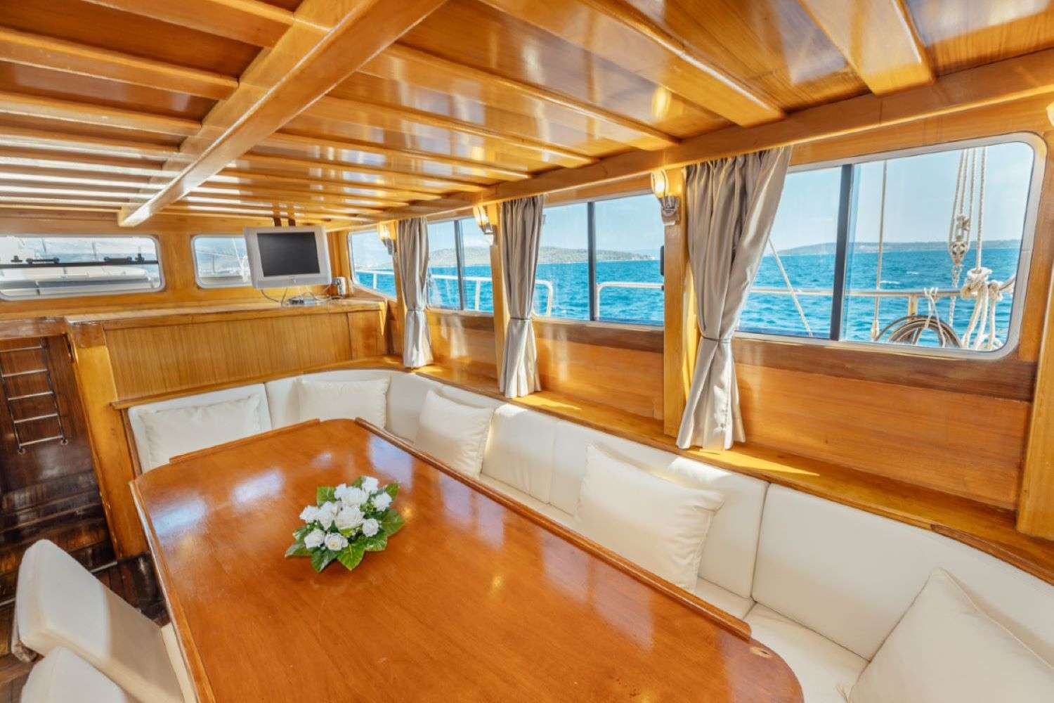 Motor Sailing Yacht 'SOLE', 12 PAX, 78.00 Ft, 24.00 Meters, Built 2006, Custom, Refit Year 2020